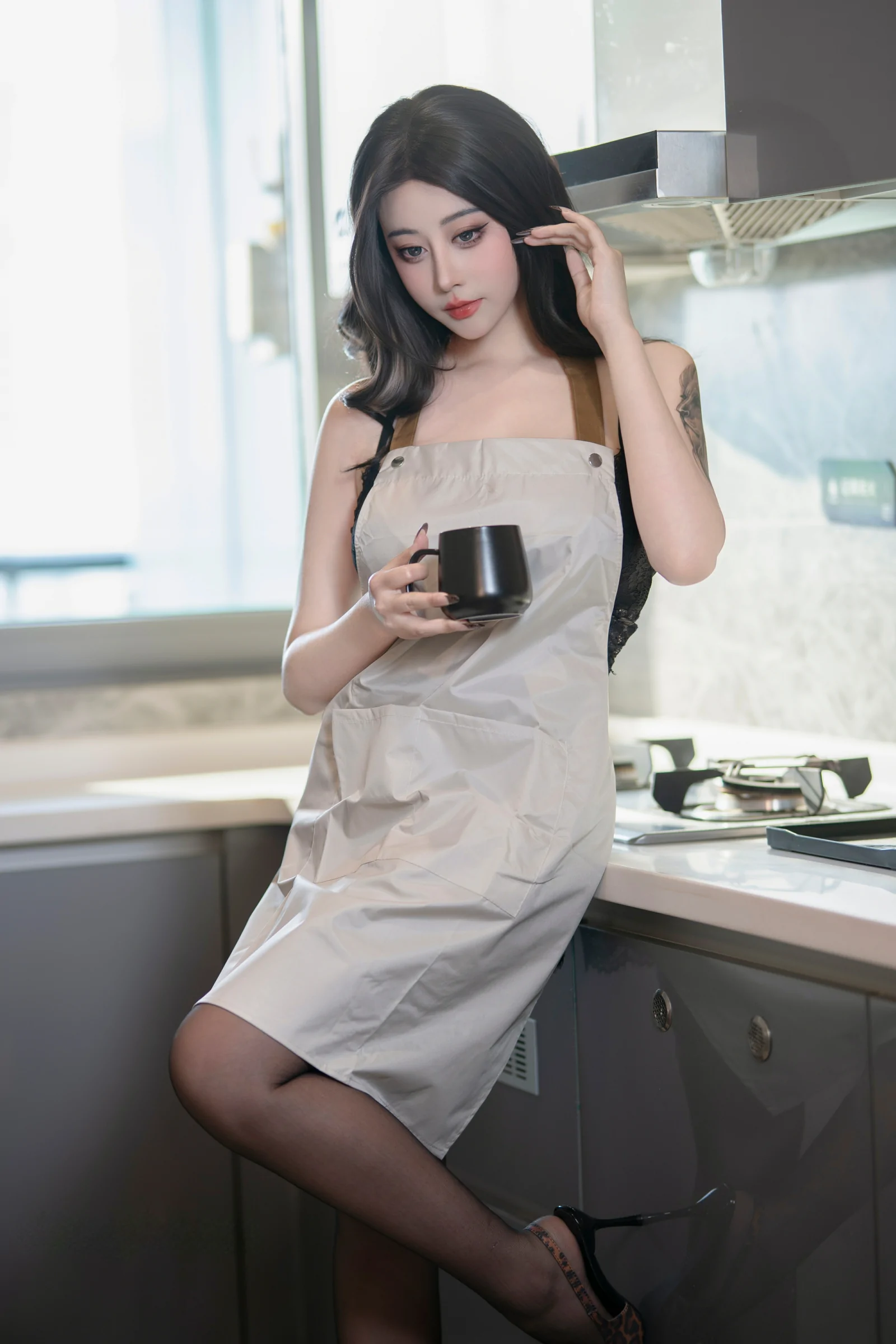 奈汐酱nice 6月最新 - 超美主妇 [80P]-66COS