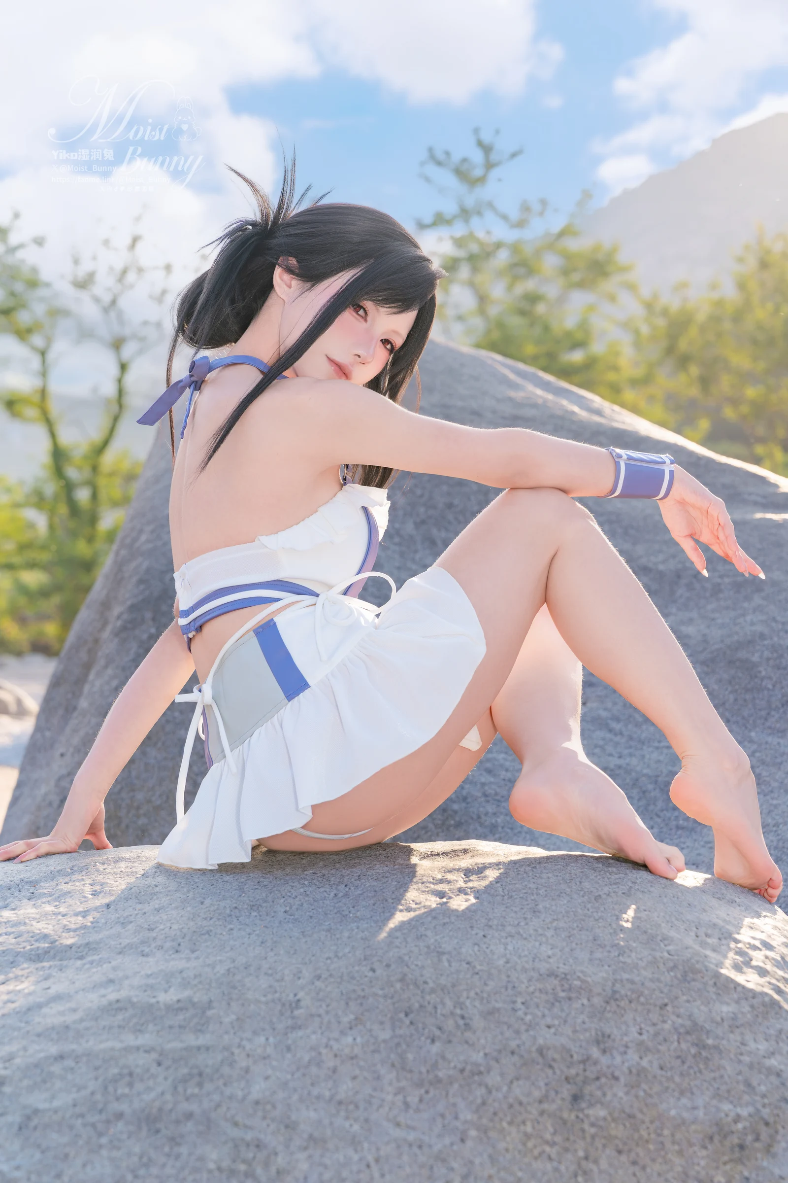 咬一口兔娘(黏黏团子兔) – 海边假日 蒂法 [80P]-66COS