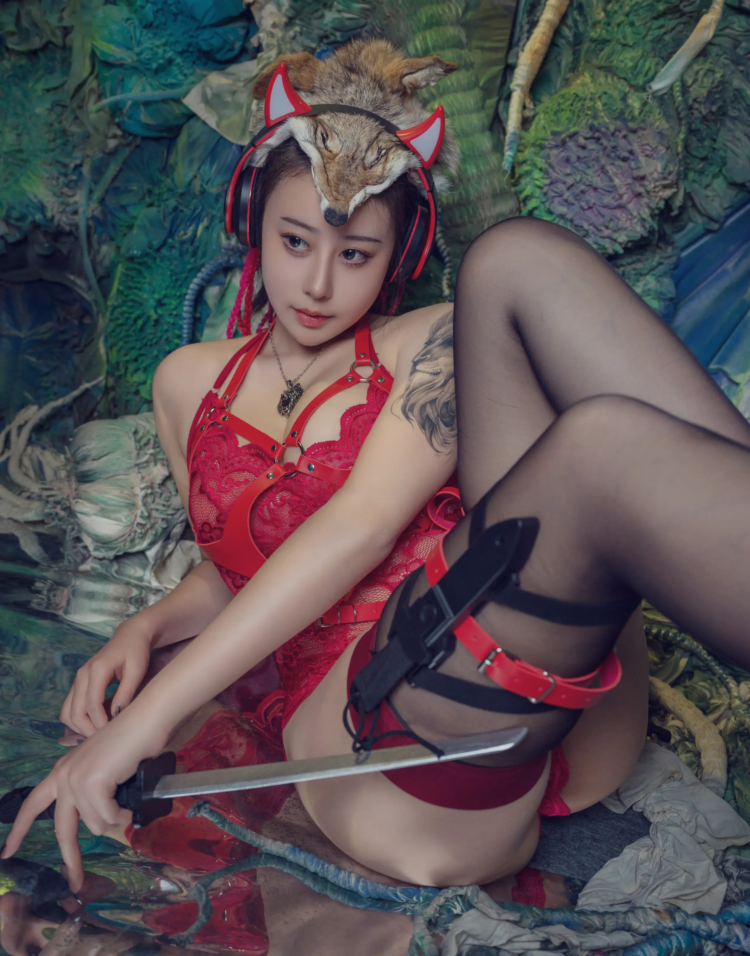 奈汐酱nice – 猎狼女 [47P]-66COS