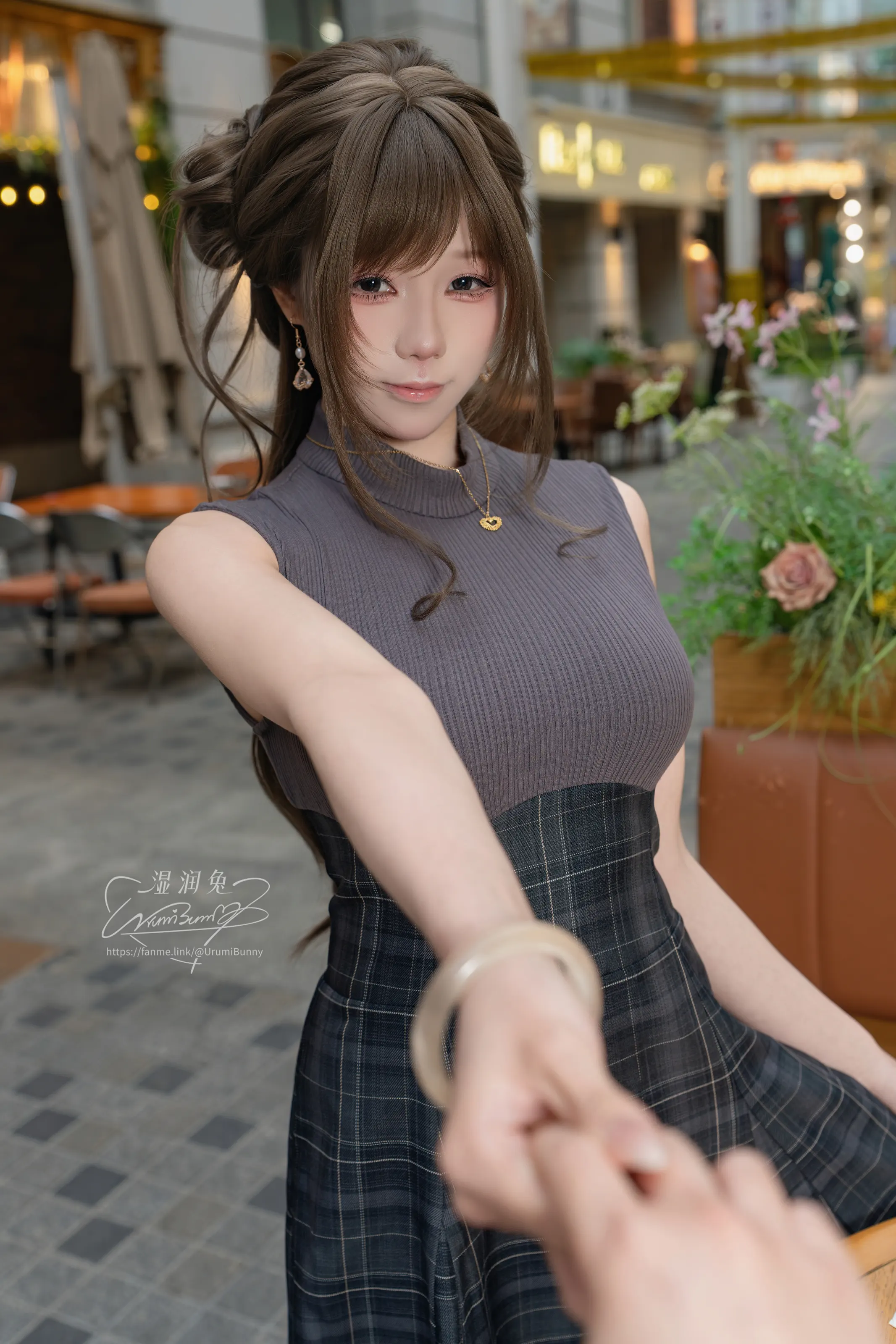 咬一口兔娘(黏黏团子兔) – 5月作品 网友的一日约会 [113P]-66COS