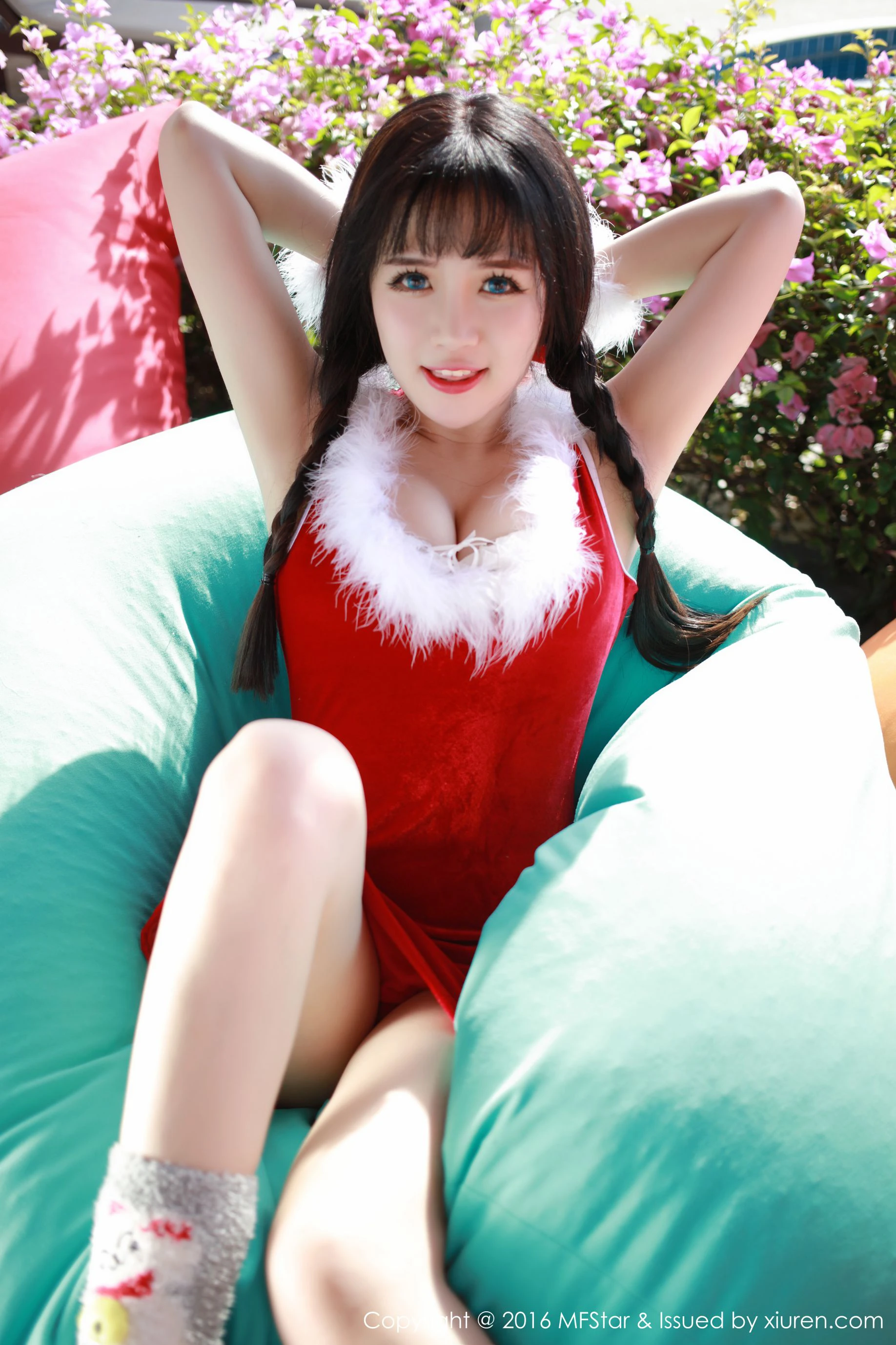 徐cake 《圣诞装、女巫服、学生装等多套服饰》 模范学院 Vol.070-66COS