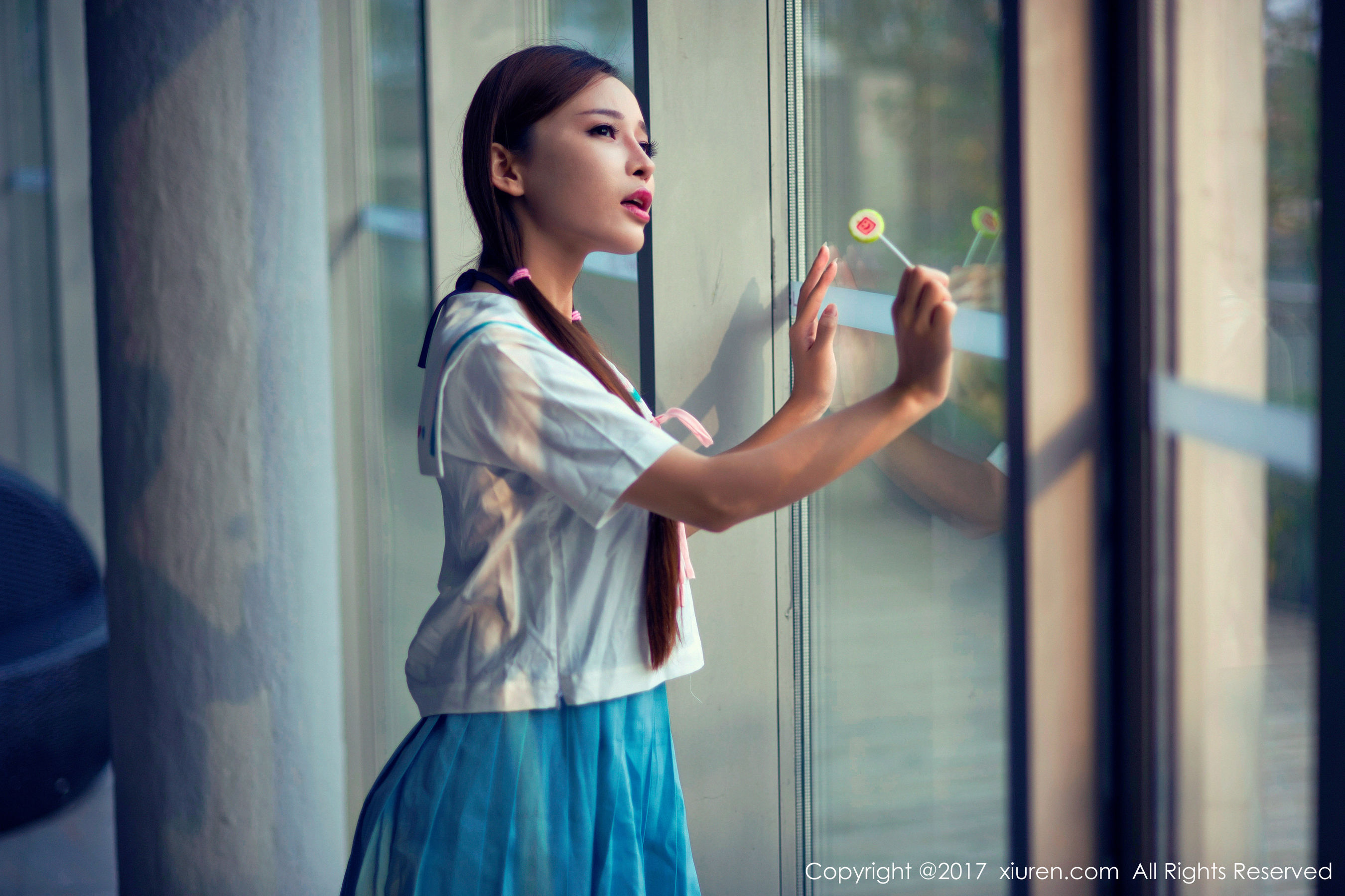 艾小青《人体泡沫浴+日系学生服泳池棒棒糖》 秀人 NO.866-66COS