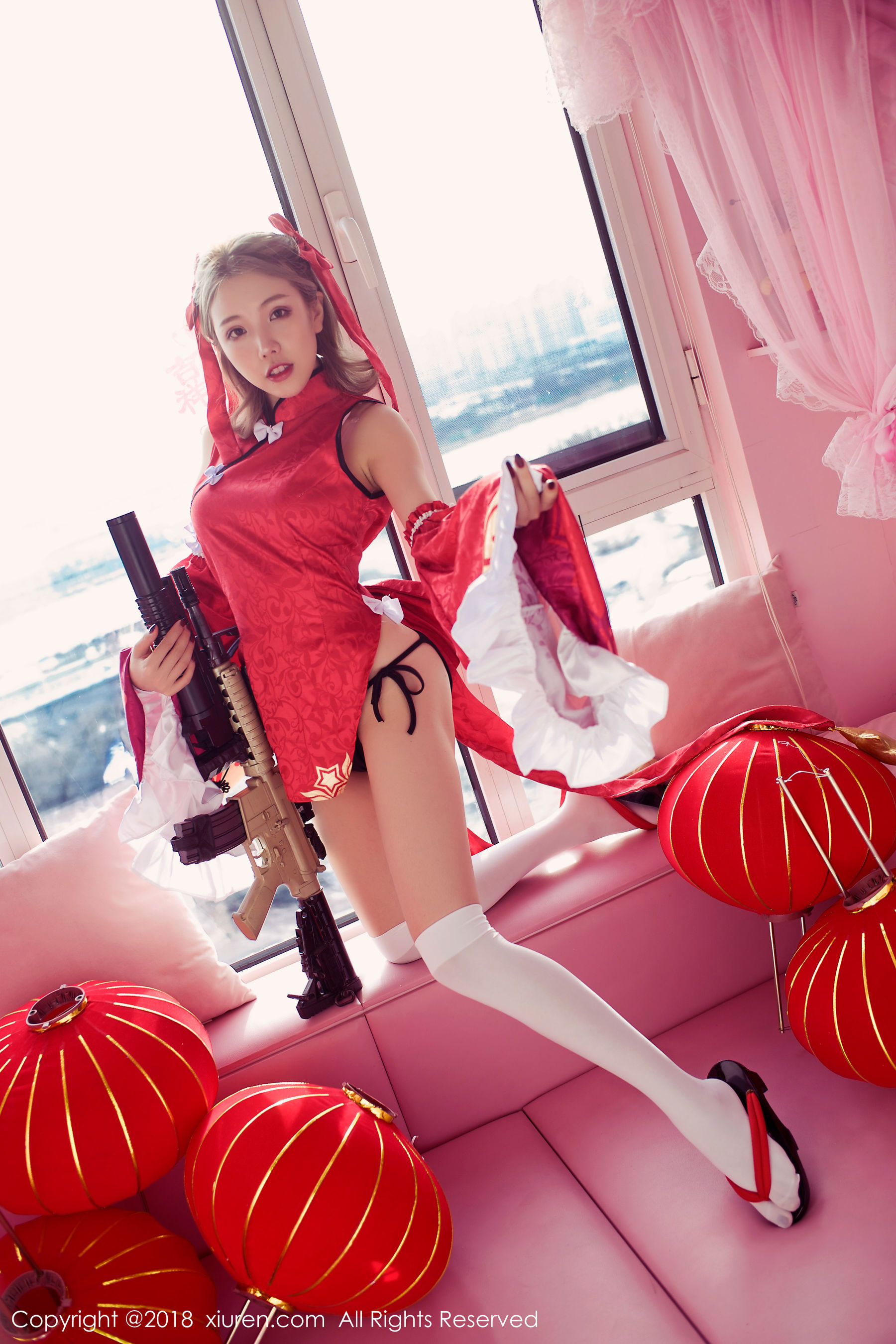 黄楽然《保鲜膜裹身+极品COS枪娘》 秀人 No.911 插图4