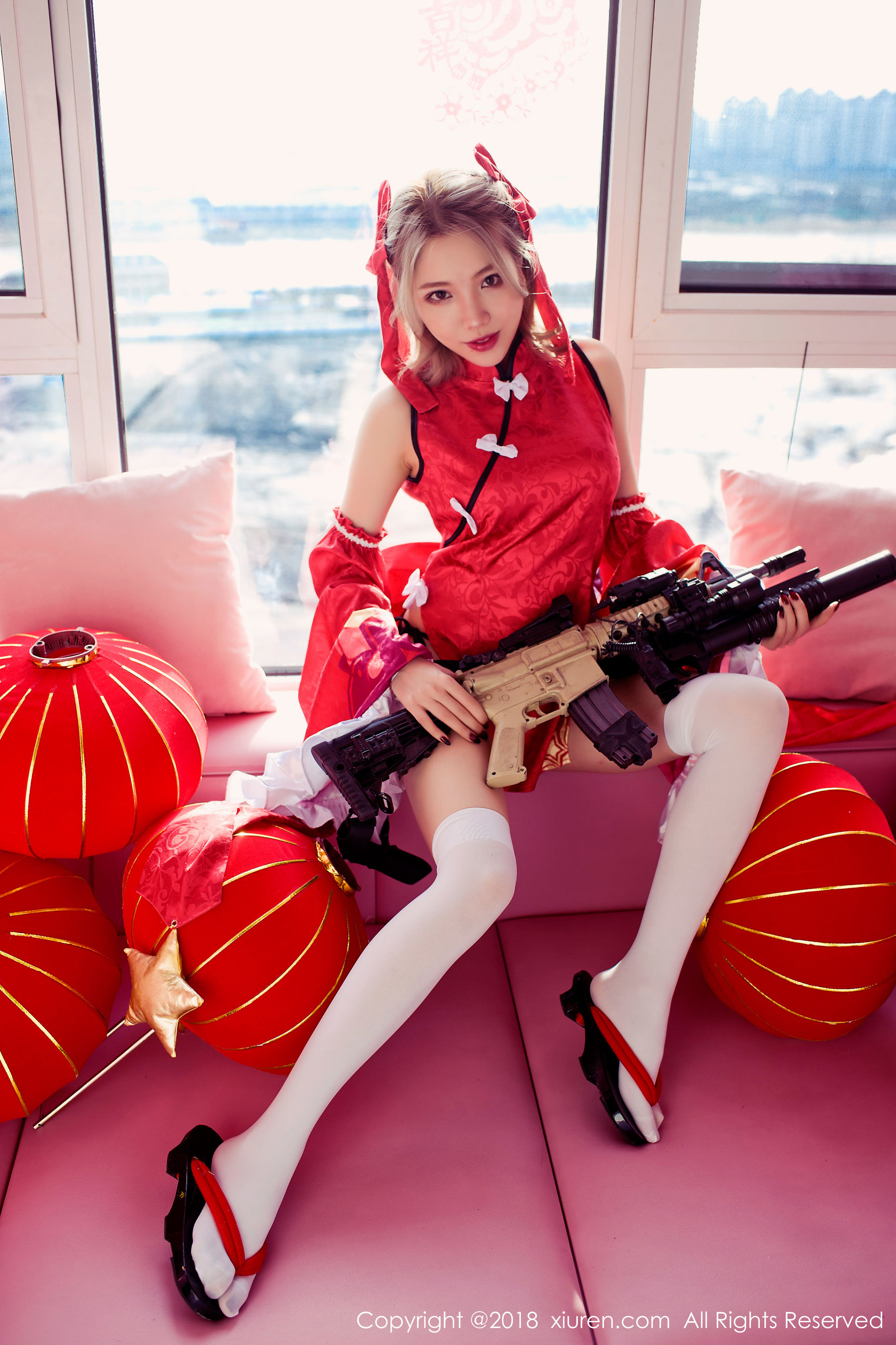 黄楽然《保鲜膜裹身+极品COS枪娘》 秀人 No.911 插图2