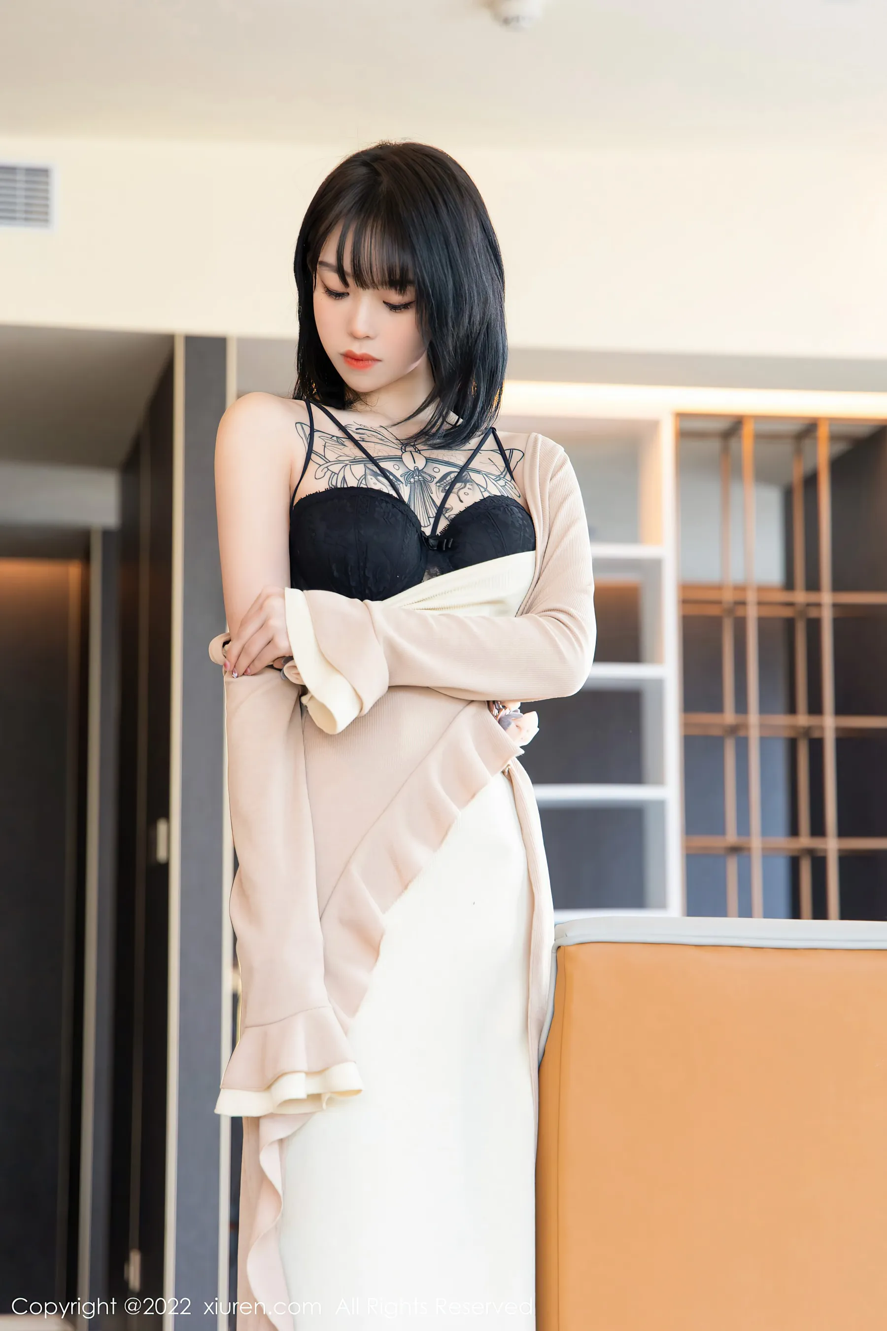 秀人网 No.4700 奶瓶. 黑丝美腿性感写真-66COS