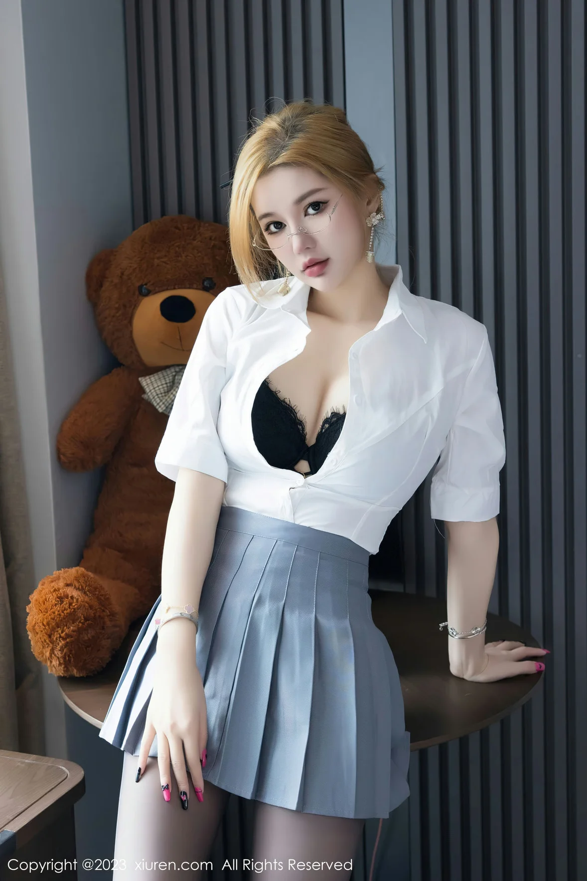 XiuRen 秀人 No.6836 杨可可coco 魅惑黑丝性感写真 [92P]-66COS