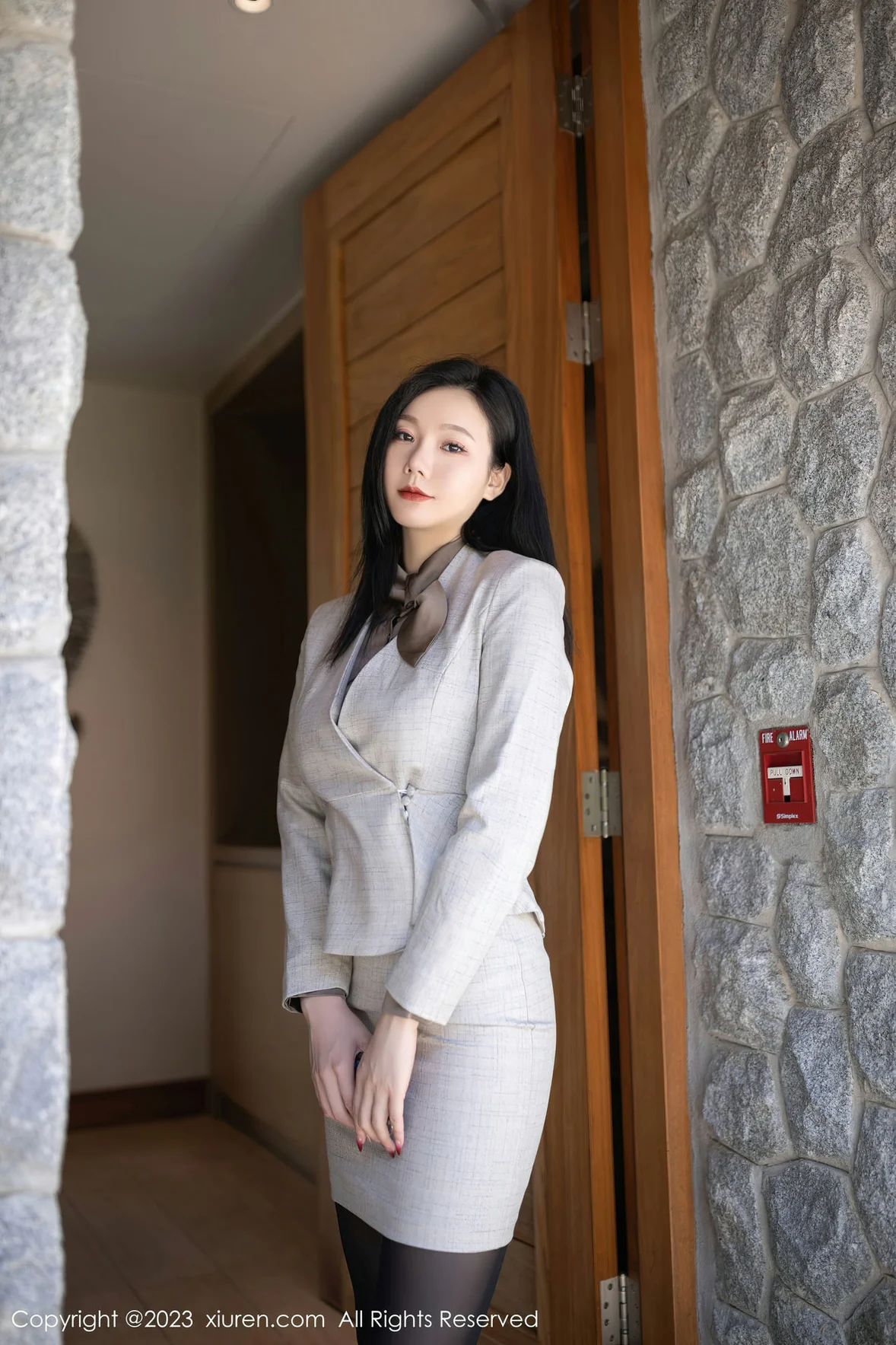 XiuRen 秀人 No.6951 安然anran 灰色职业Ol泰国旅拍 [80P]-66COS