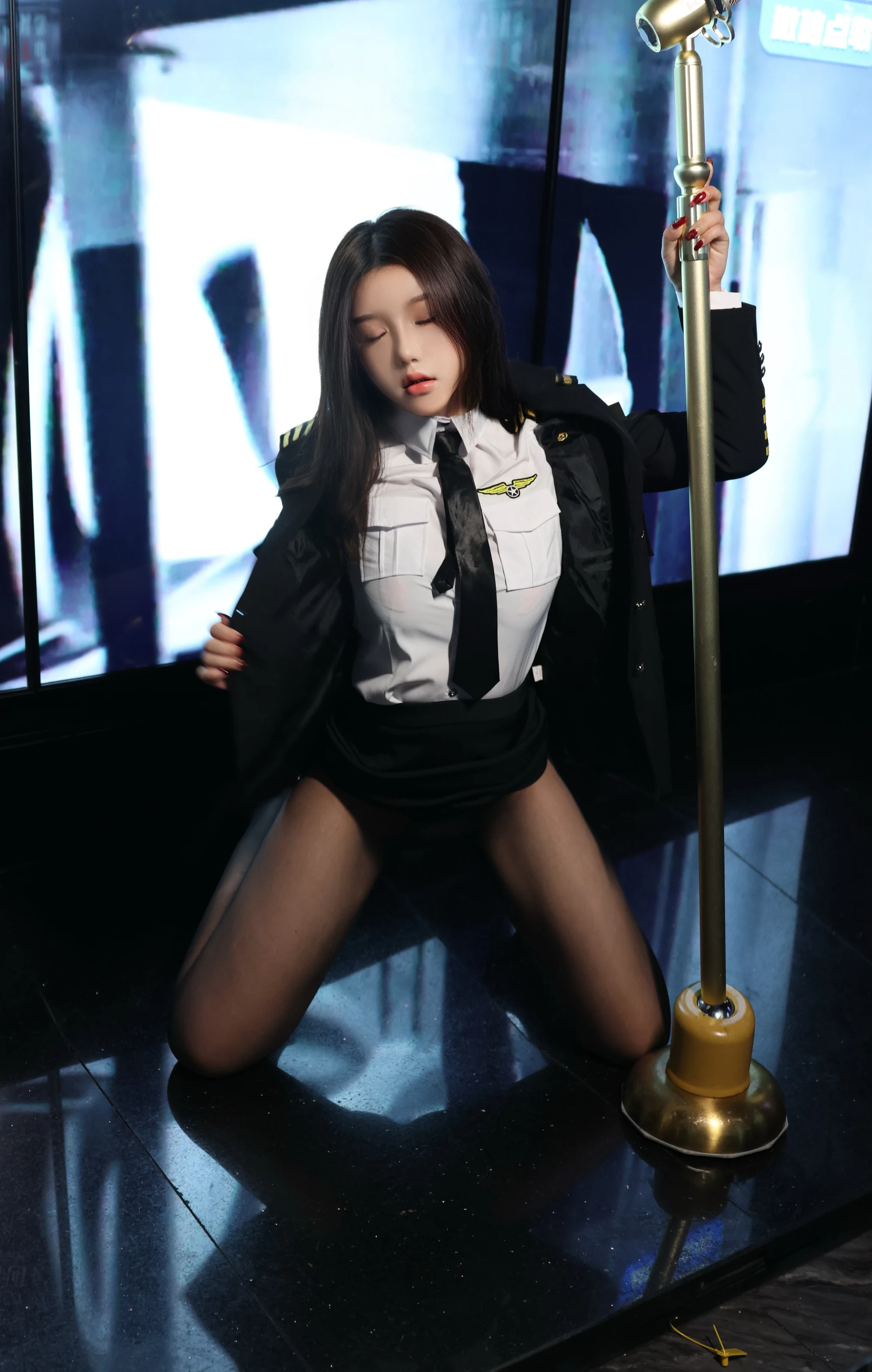 XiuRen 内购版 小薯条nienie 迷情KTV场景主题写真 [101P]-66COS