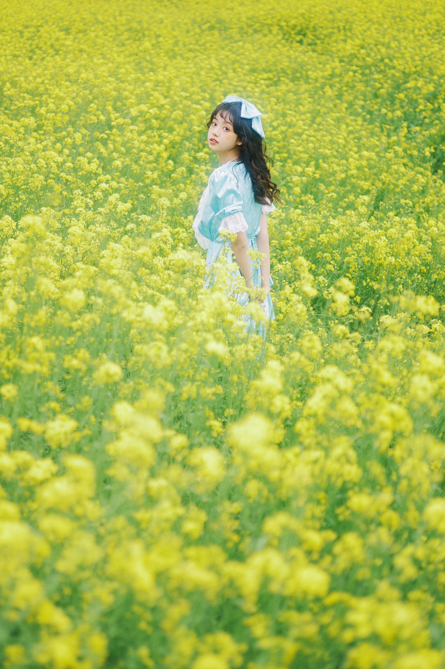 芊芊 – 《黄色花海》[24P] 插图3