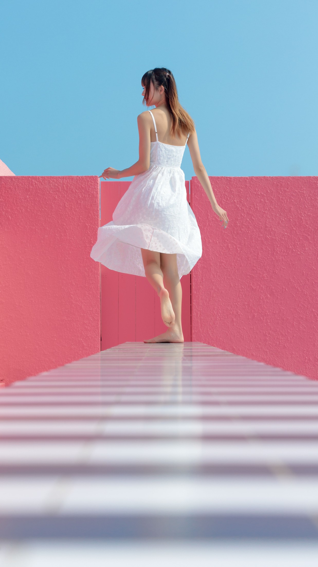 兔子Zzz不吃胡萝卜 – 《彩色迷宫》[32P] 插图4