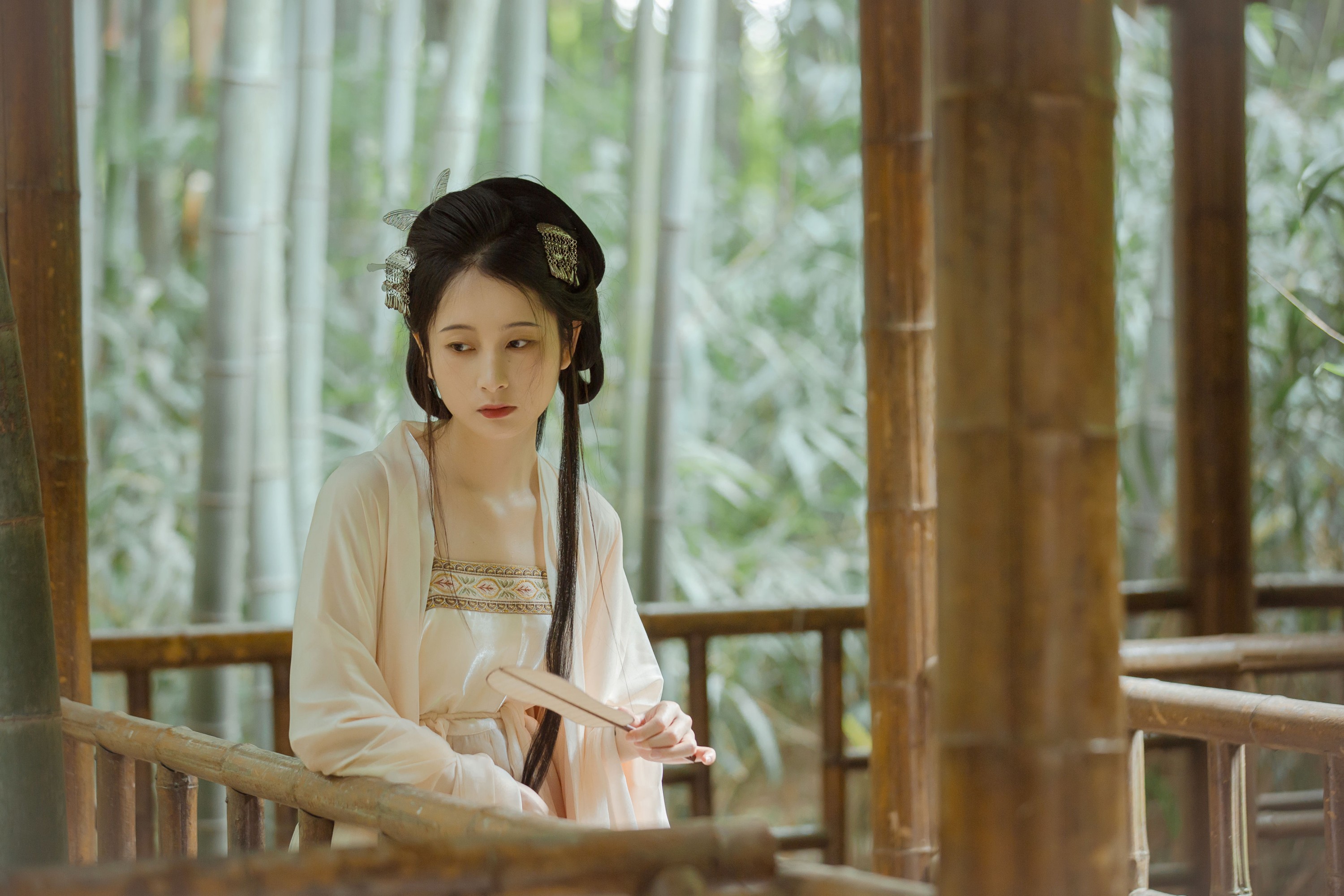 五月的三花猫 – 《荣耀时，她是象征》[22P] 插图5