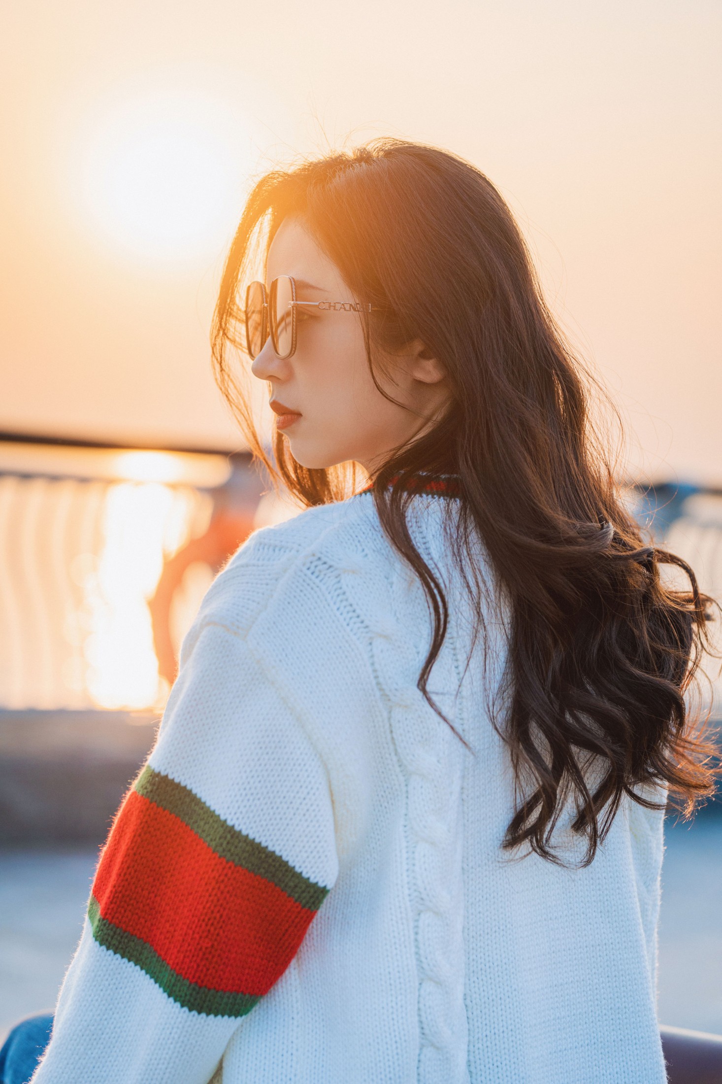 溪溪 – 《夕阳下的城市滨海湾》[30P] 插图4