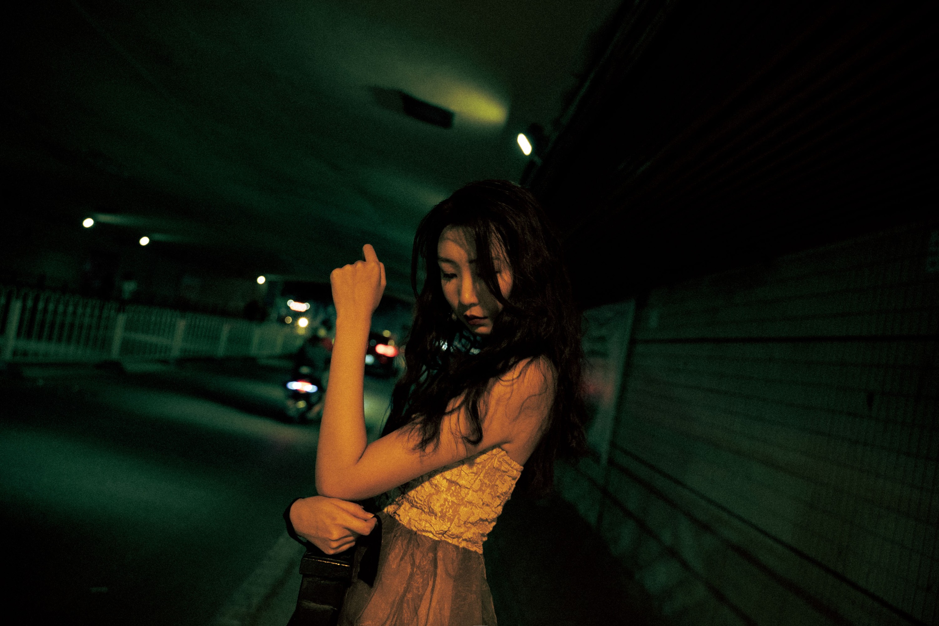 娅呀子 – 《港风复古少女写真》[26P] 插图3