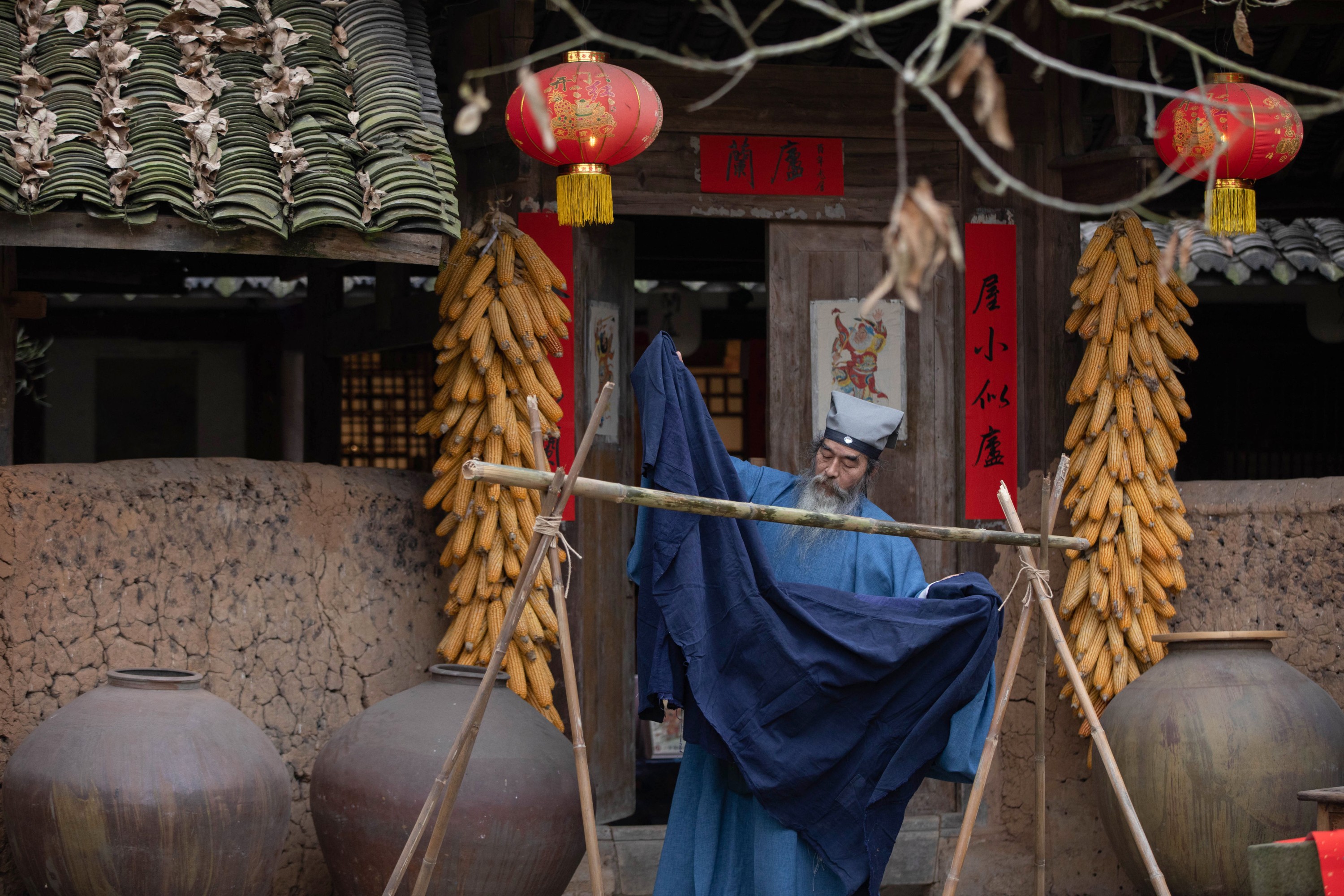 一方伊人yi 杰桑桑桑_ 汉服爷爷云中鹤 – 《做腊肉》[26P] 插图4