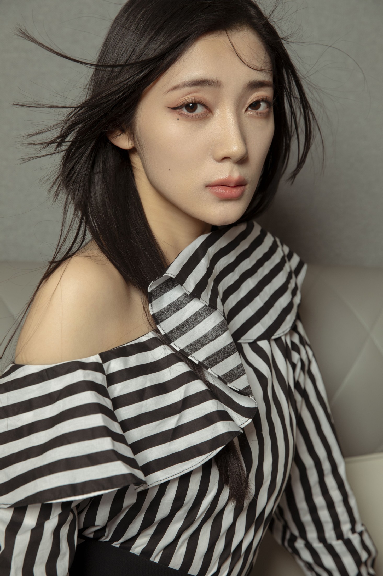 YFALA – 《STRIPES》[32P] 插图5