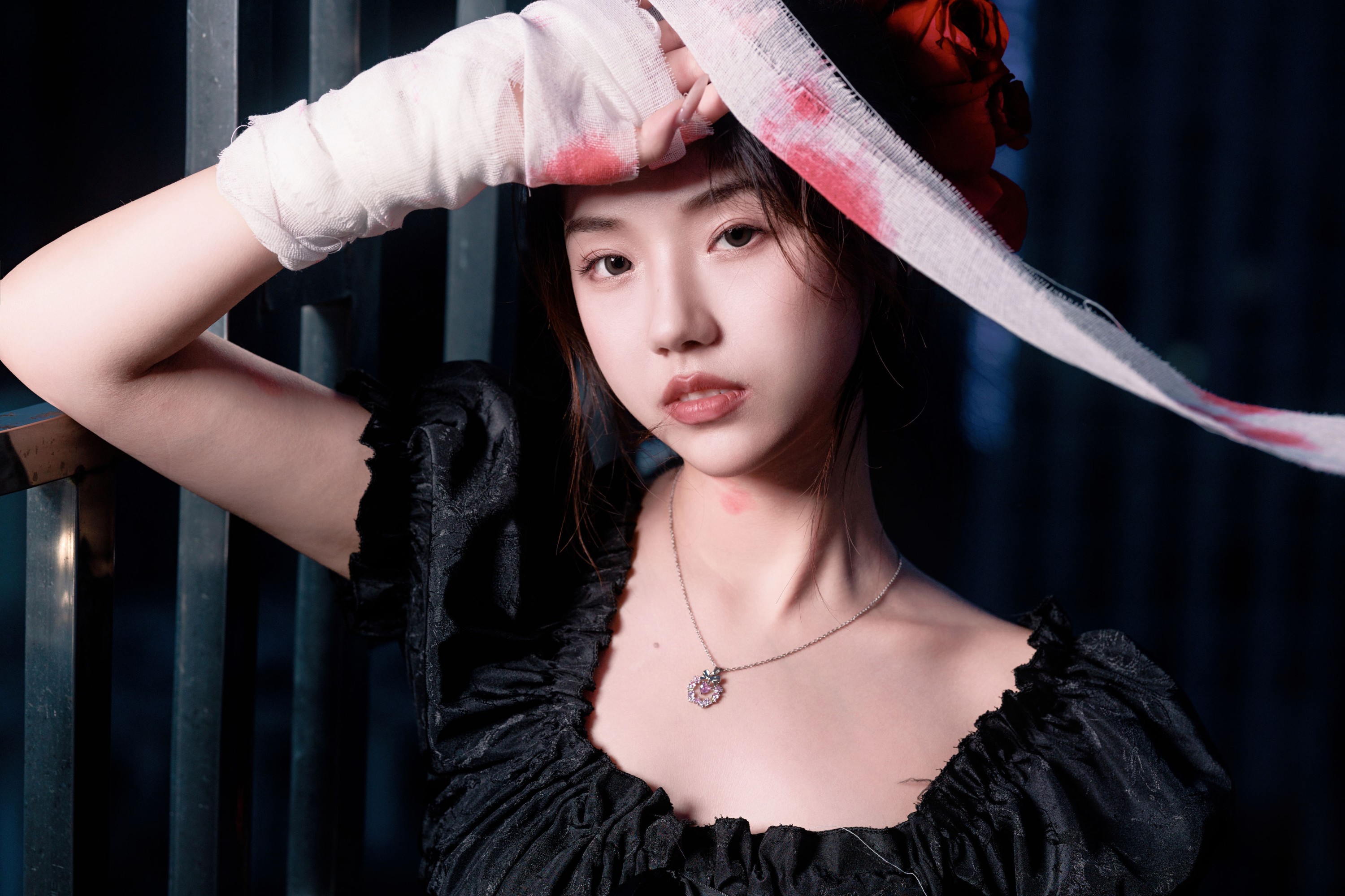 裴同学 – 《暗夜玫瑰》[33P] 插图5