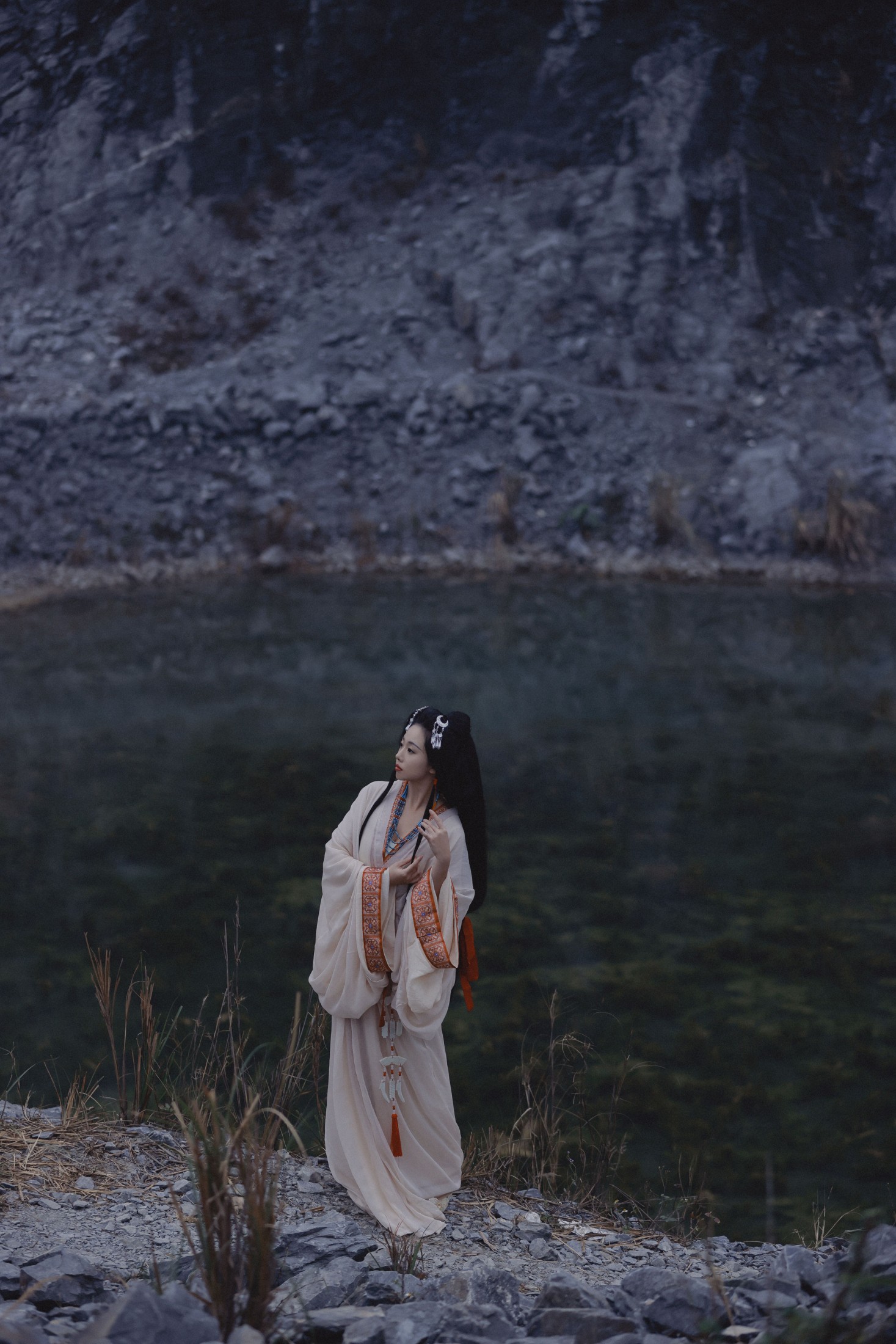 摇一瑶 – 《孤山行》[29P] 插图5