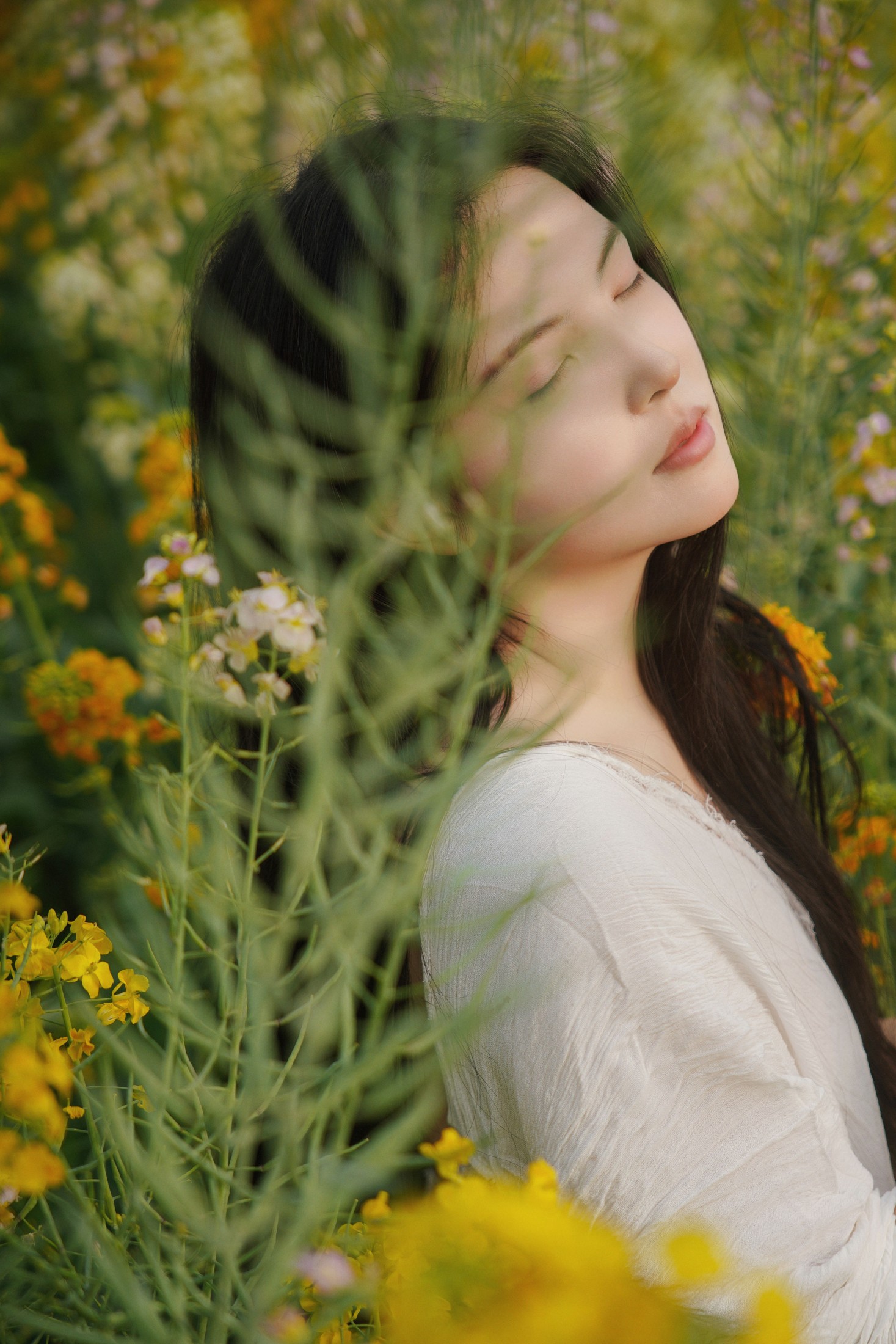 依依 – 《花海秘语，少女的绿野绮梦》[27P] 插图5