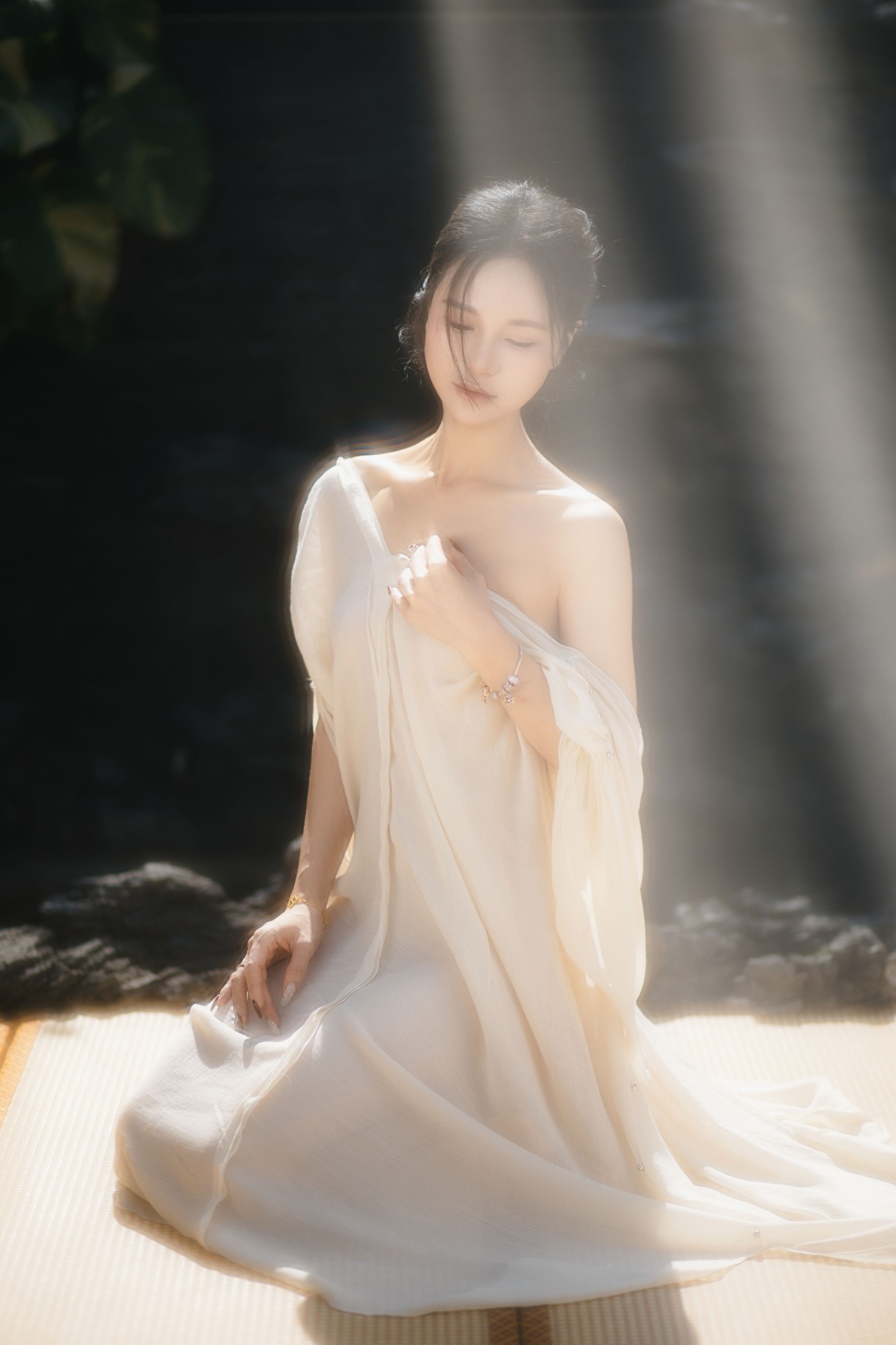 莎莎 – 《池塘边兮兮的少女》[13P]-66COS