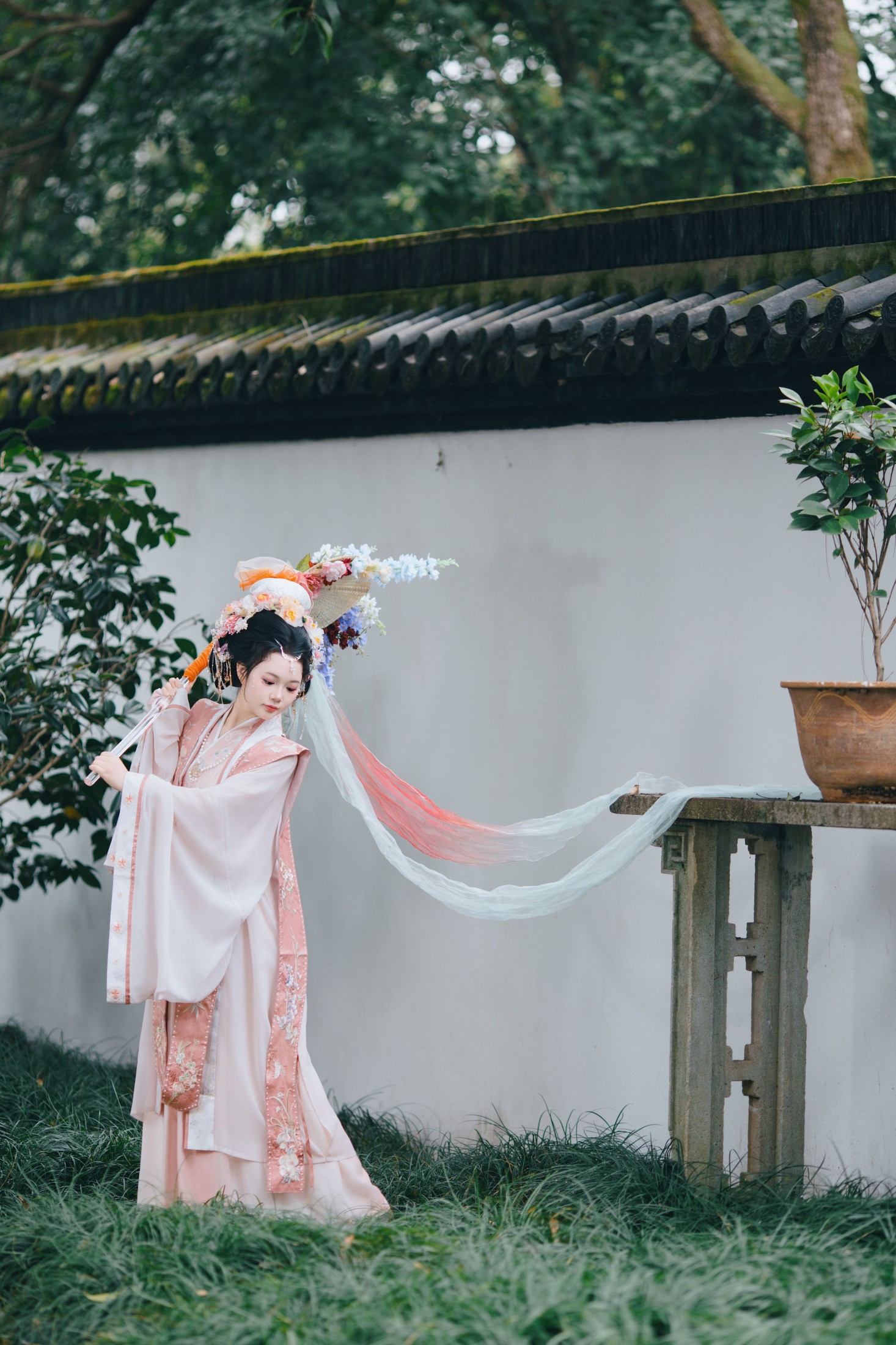 焦糖马奇朵 – 《珠光点染三白妆，墨云深处见芳华》[15P]-66COS