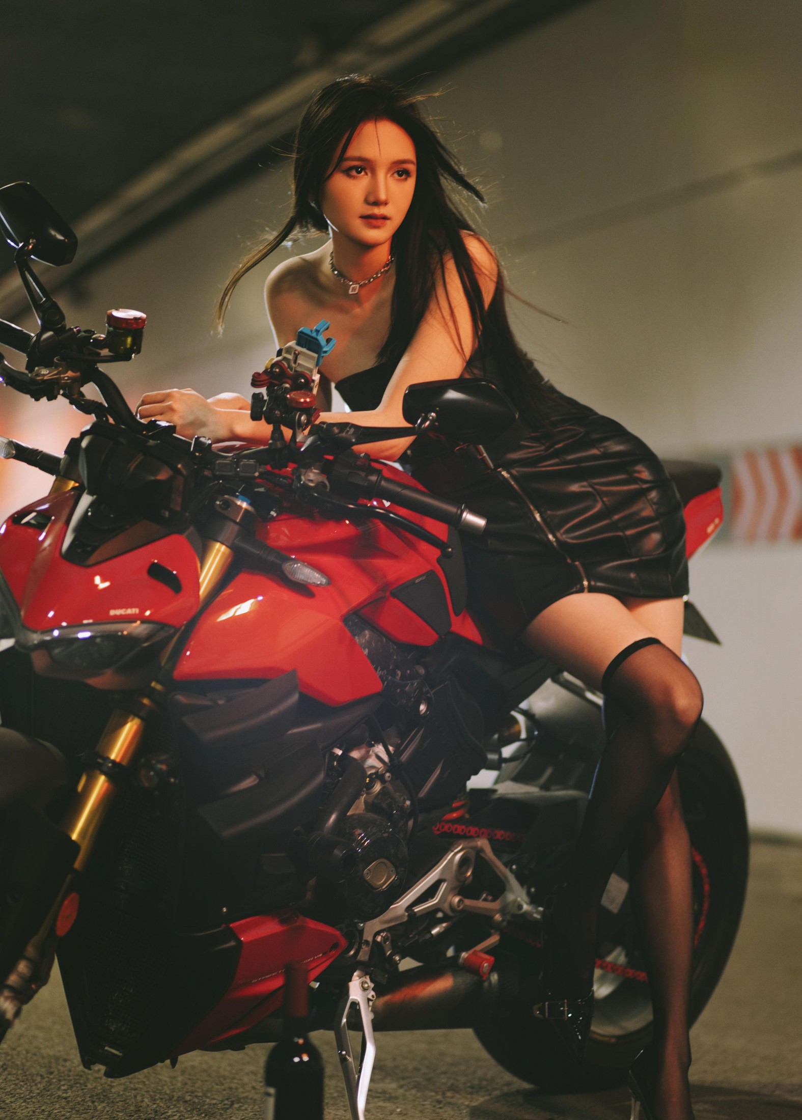 都都 – 《性感机车手》[13P] 插图2