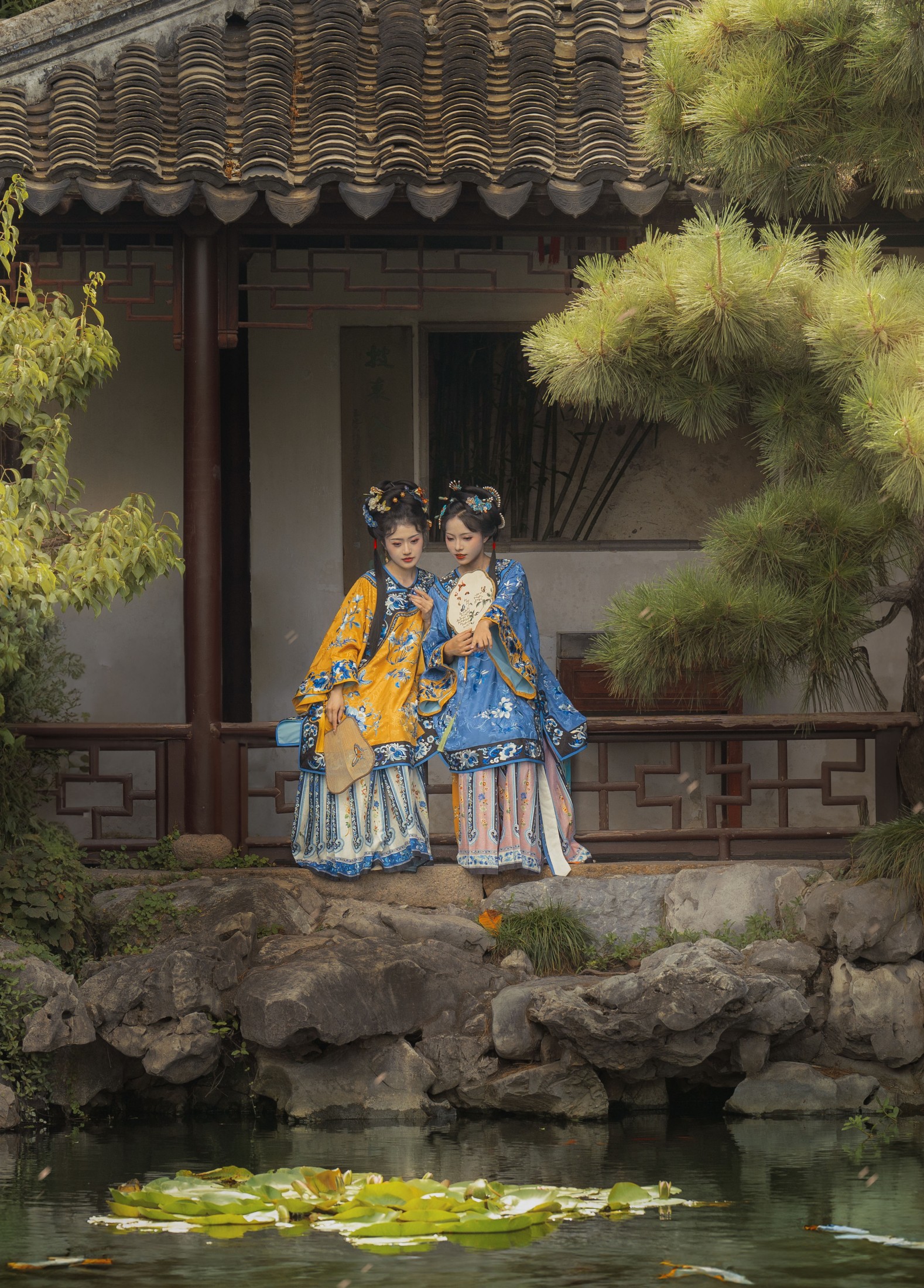 遥七不卖鸡毛菜 曦月云 – 《她和她的故事》[13P]-66COS