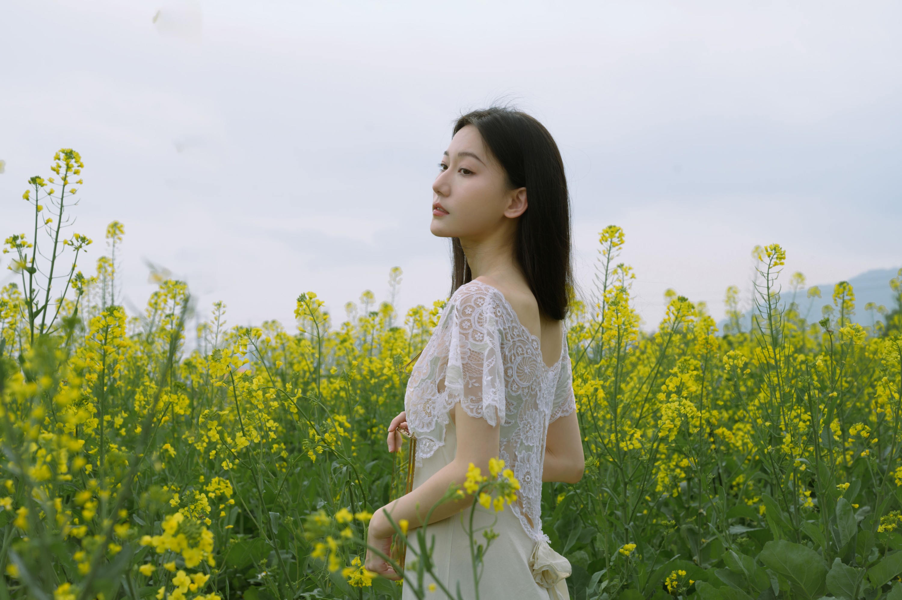 小月 – 《阴天与油菜花》[35P] 插图4