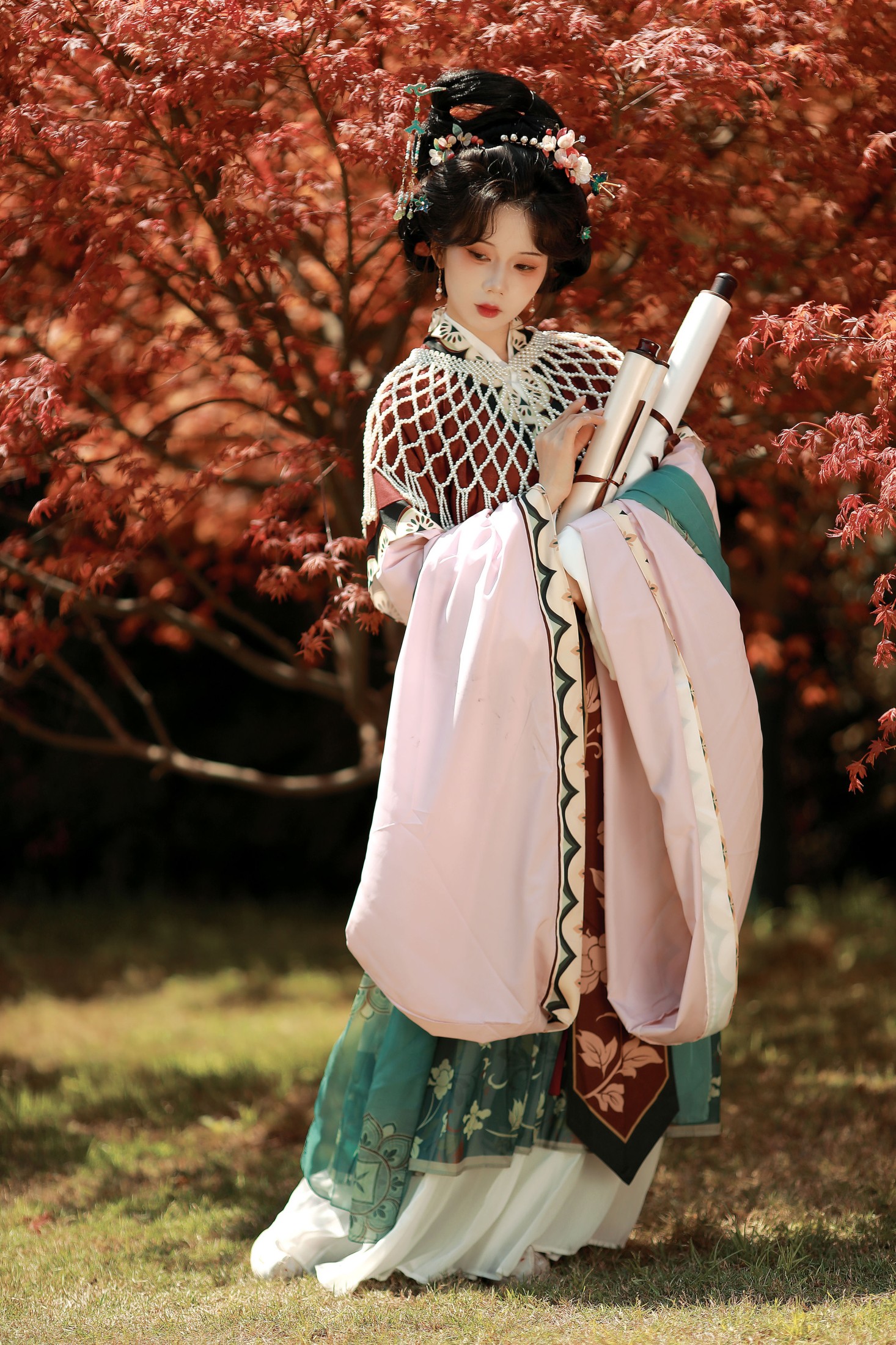 是三七呀 – 《枫叶仕女图》[15P]-66COS