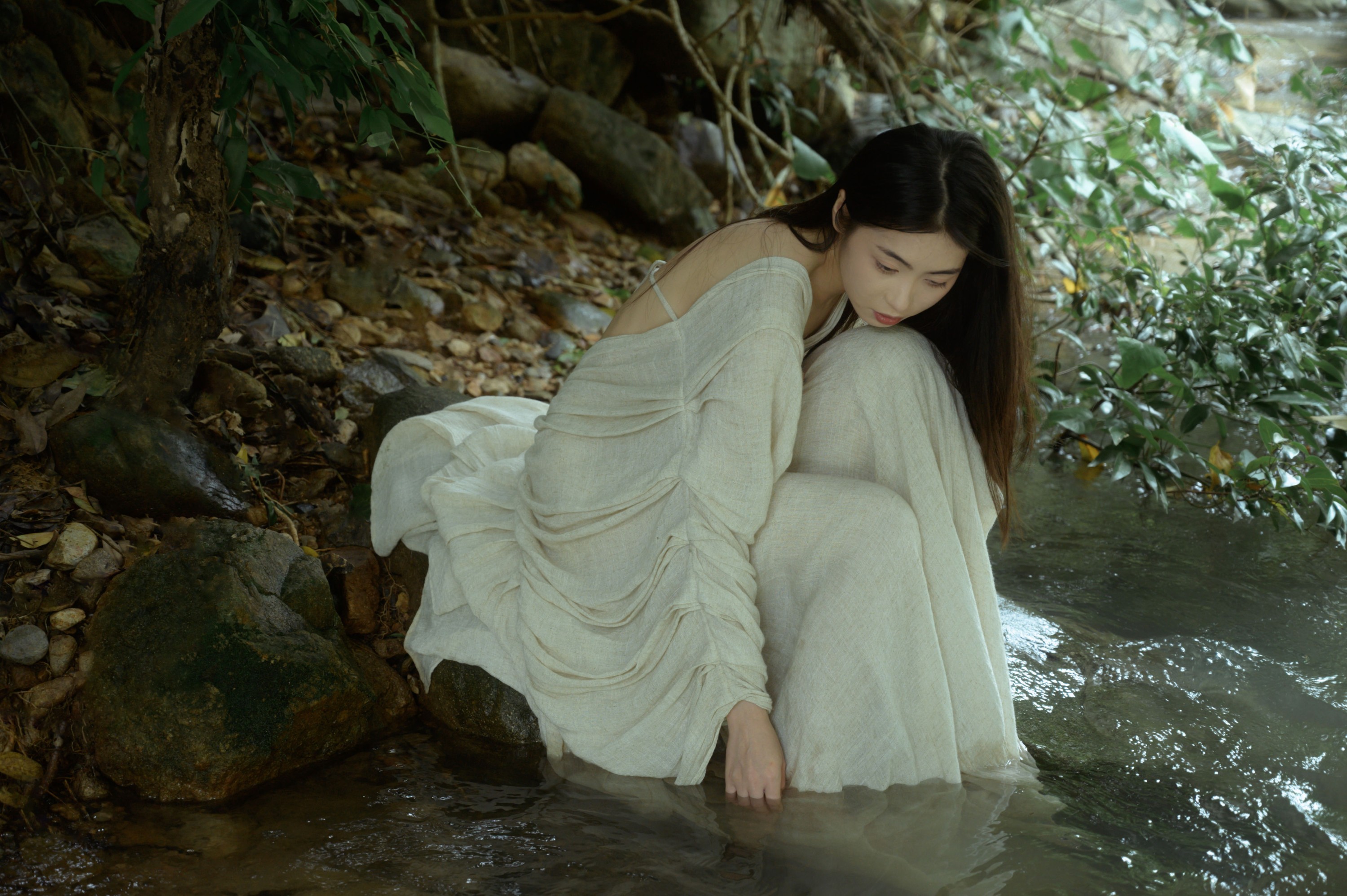 半个月亮 – 《在林中》[22P]-66COS