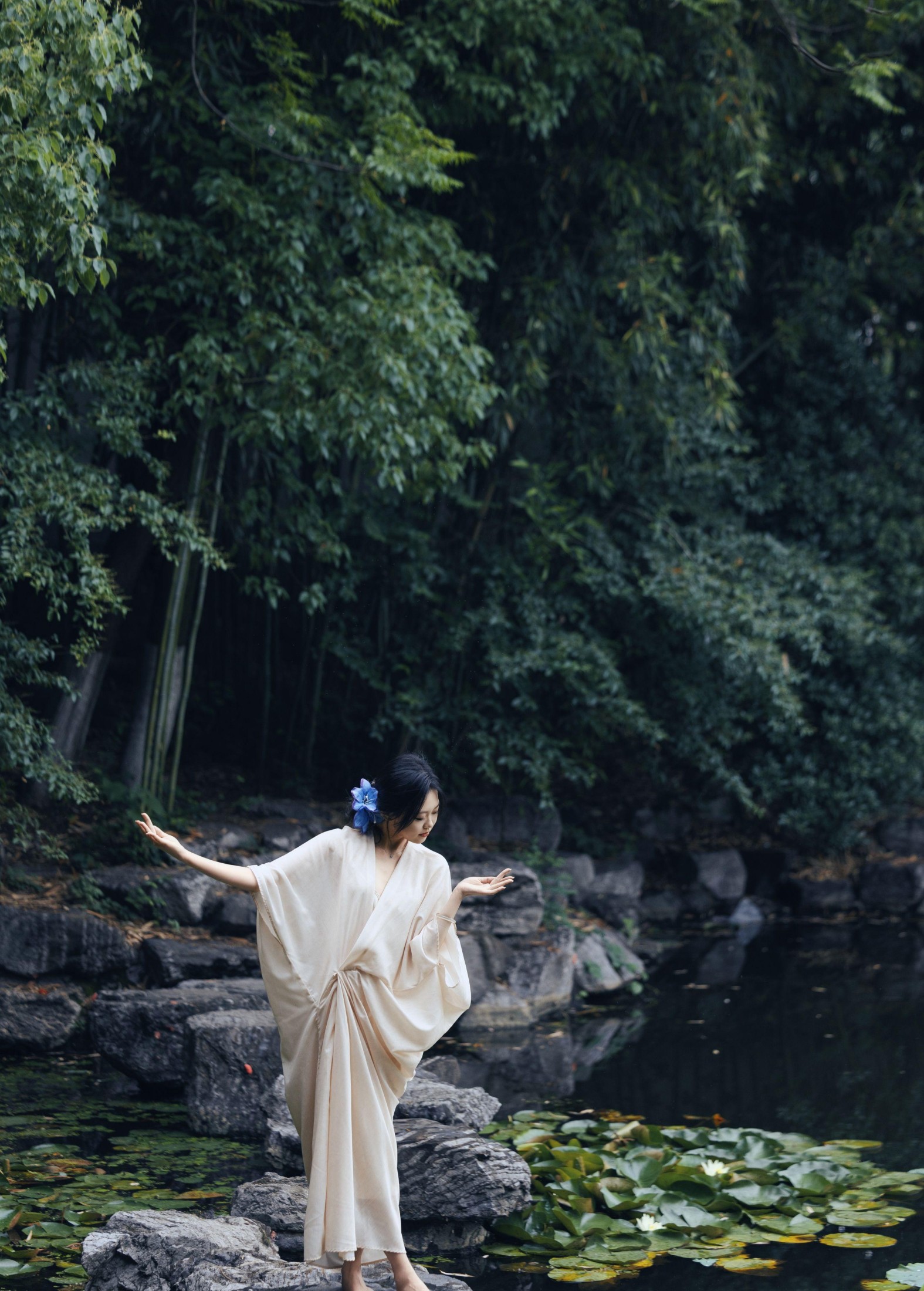 晨曦 – 《柳岸花明又一村》[36P] 插图2