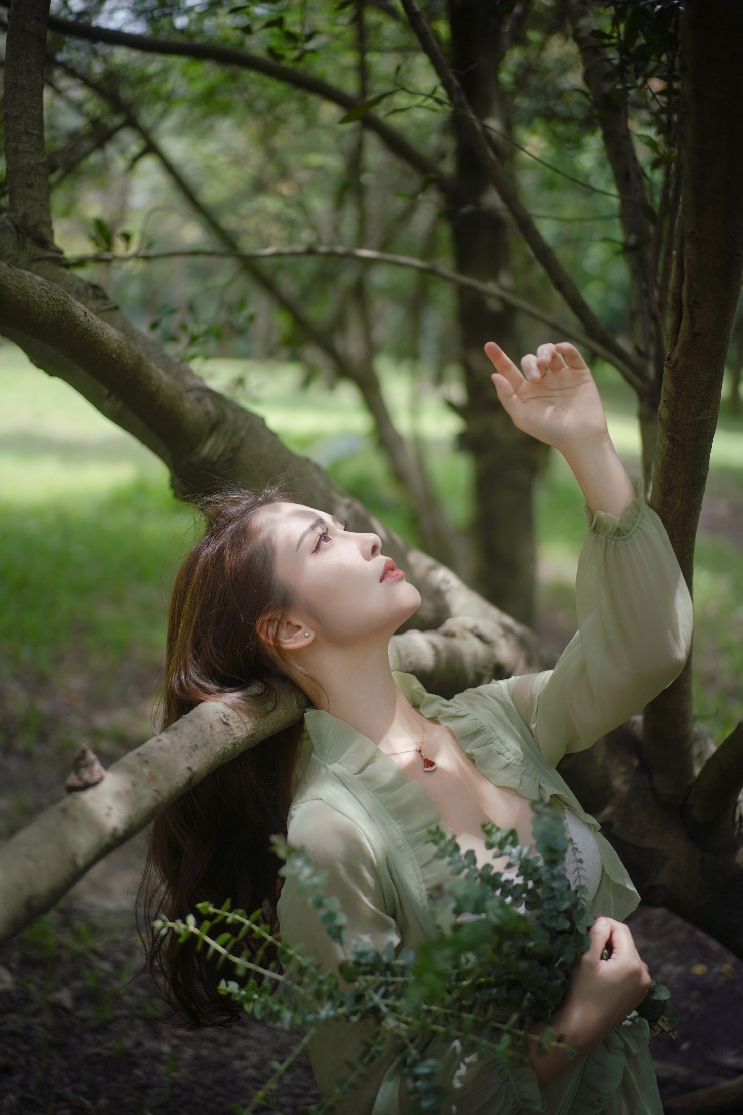  – 《森林童话：绿裙少女与光共舞》[39P] 插图3