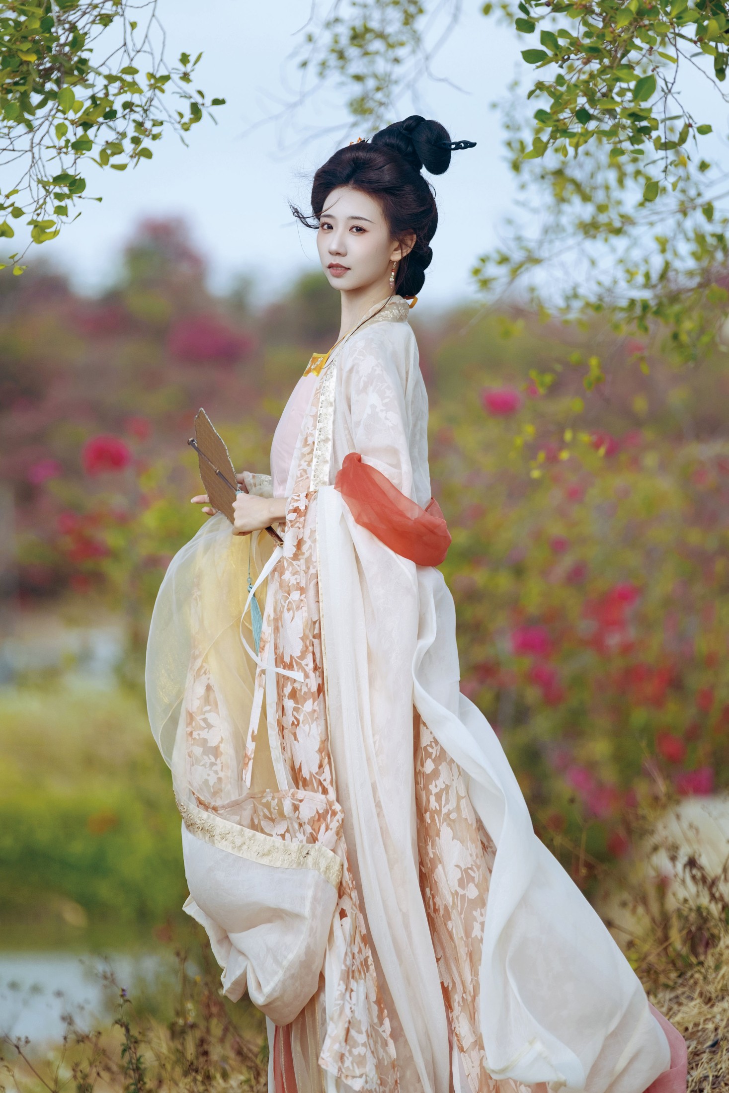 一只漫漫 – 《南湾花镇》[18P]-66COS