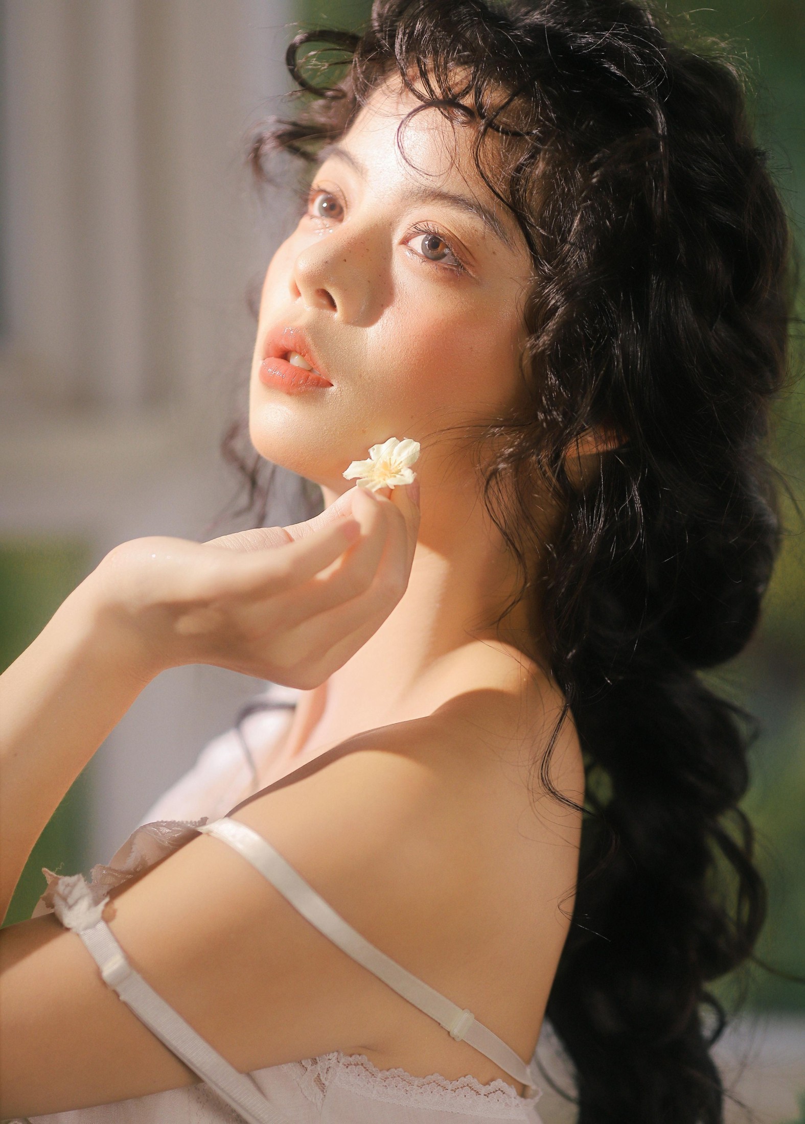 初吾 – 《法式轻私》[33P]-66COS