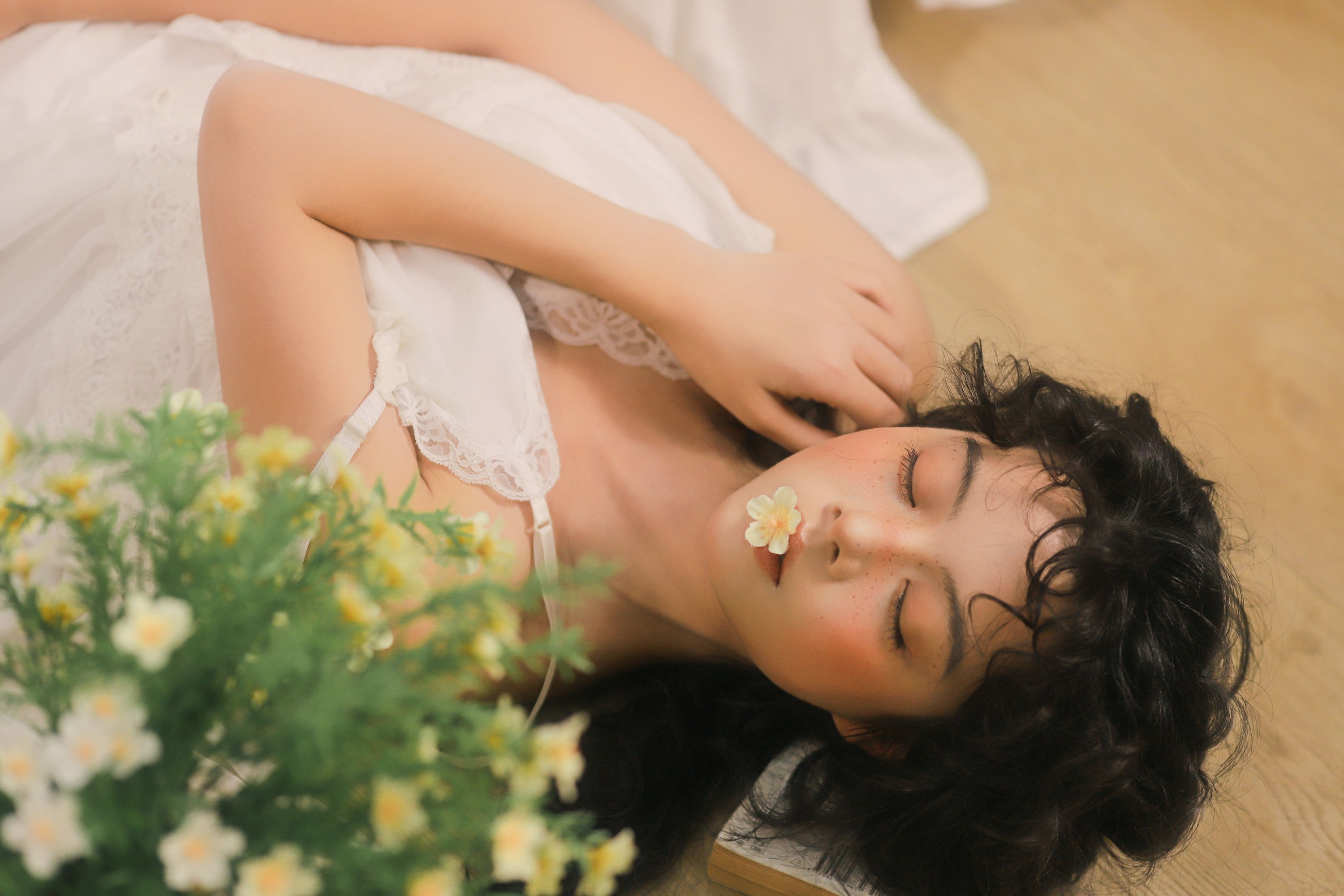 初吾 – 《法式轻私》[33P] 插图3