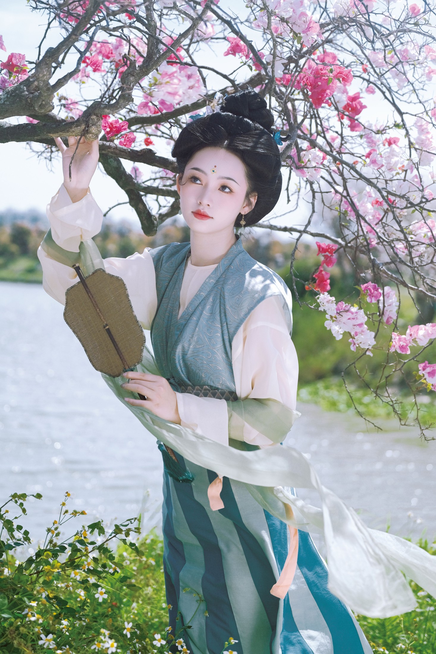 小林 – 《春山》[16P]-66COS
