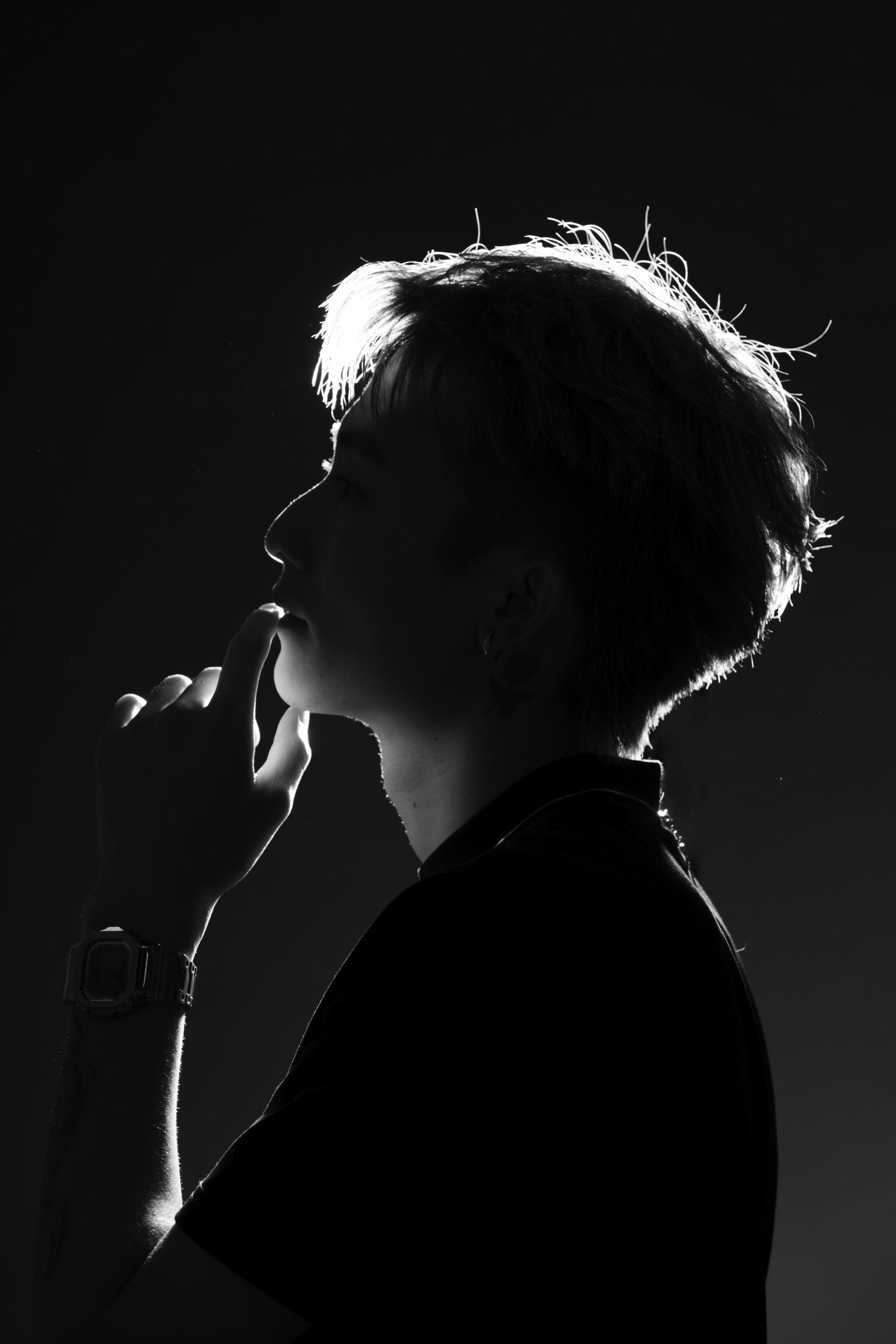 无名 – 《光影勾勒：男士深邃神态黑白影像》[13P] 插图4