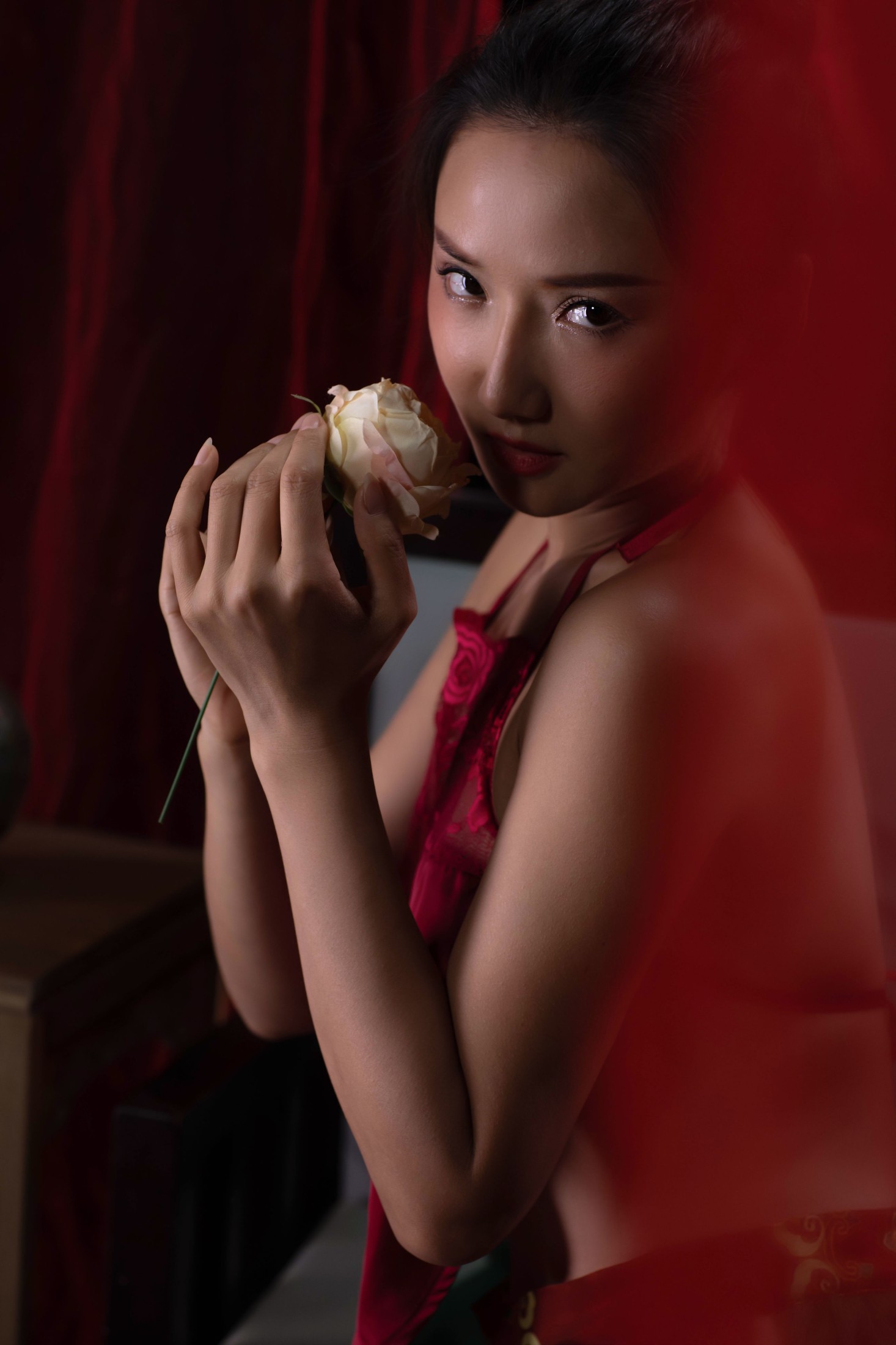 微微 – 《红帐掩映的女子》[18P]-66COS