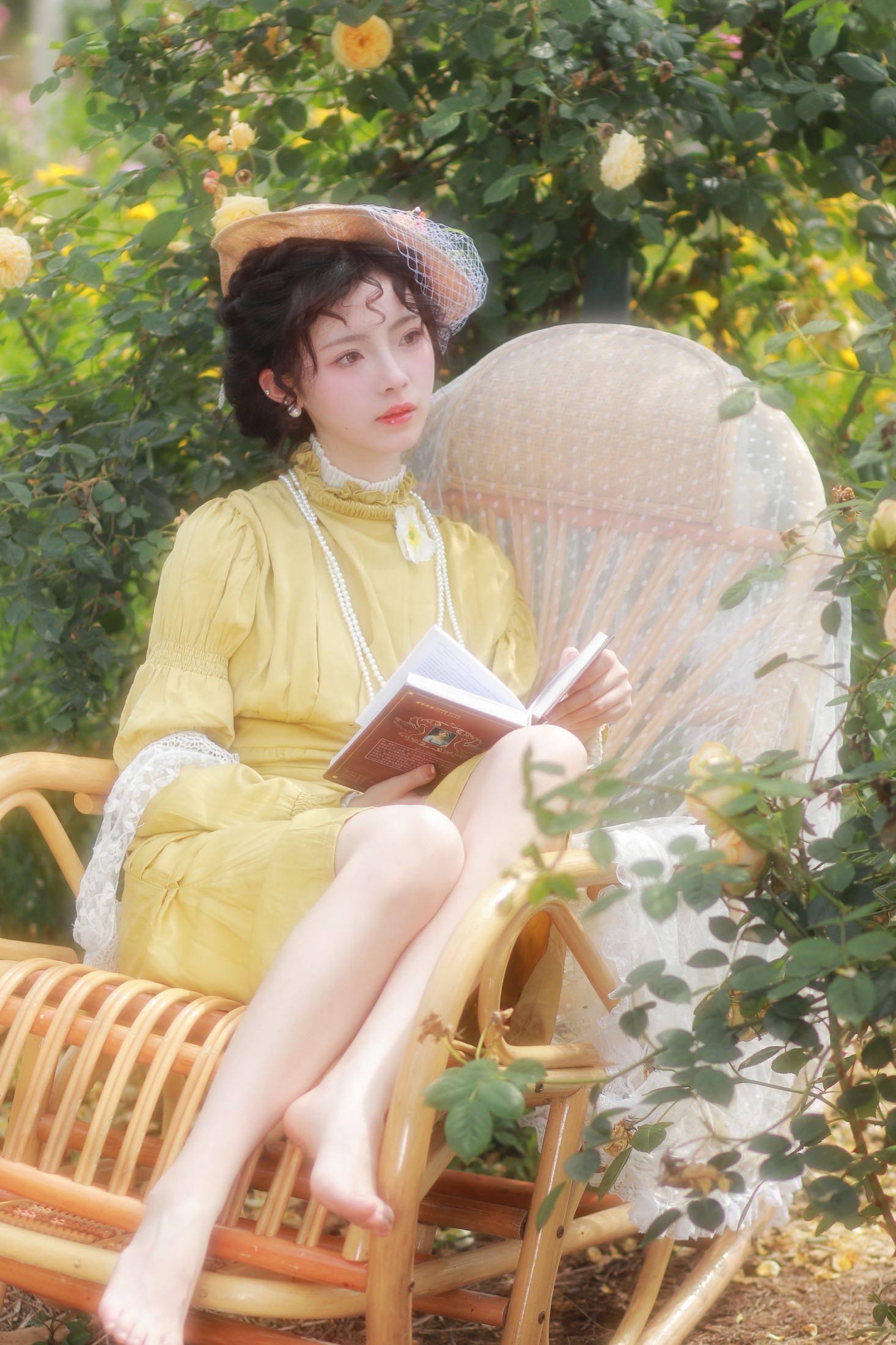 鹿离 – 《庄园少女～在浪漫的小花园小憩》[16P]-66COS