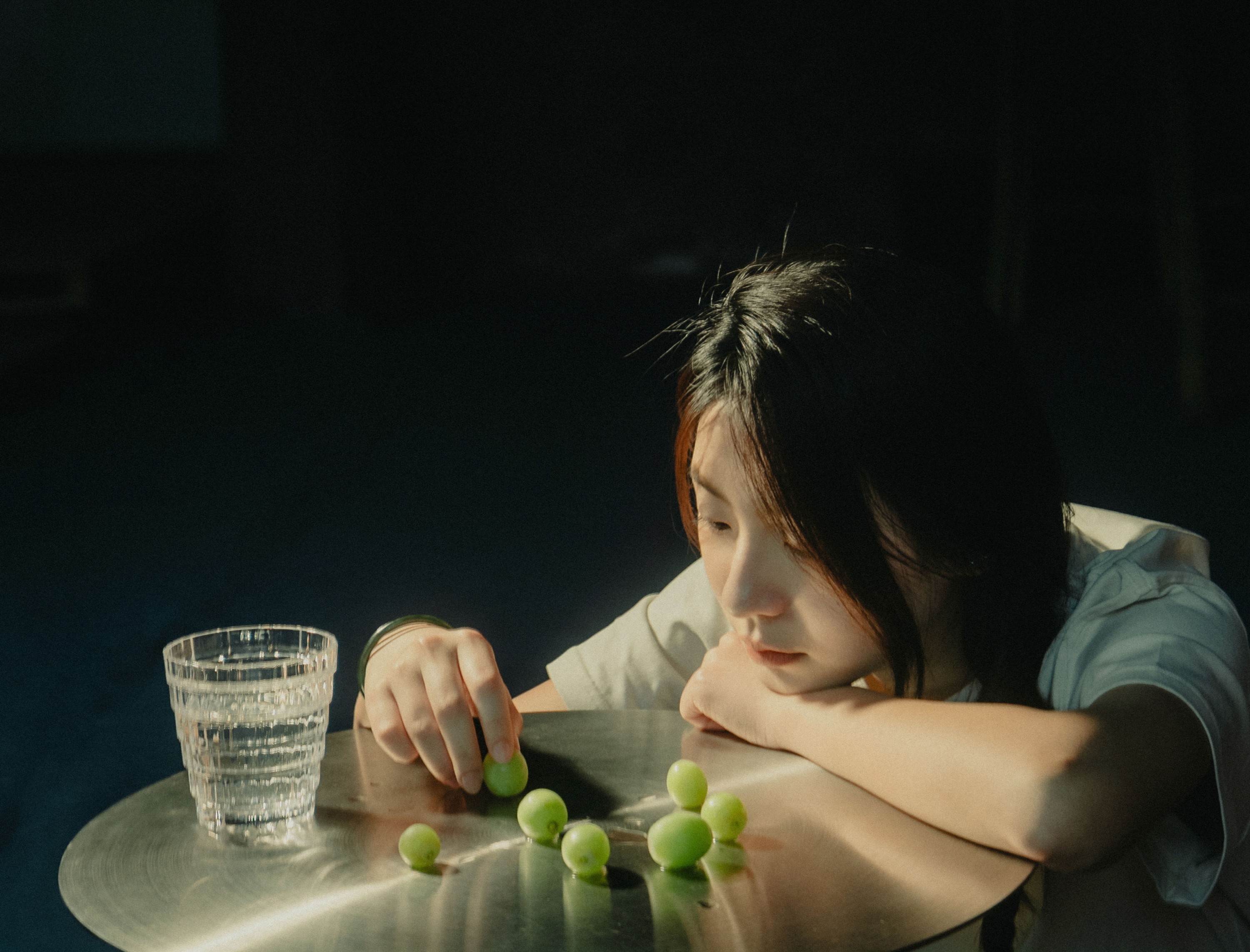 腊月 – 《情绪隐藏着光影中》[15P]-66COS