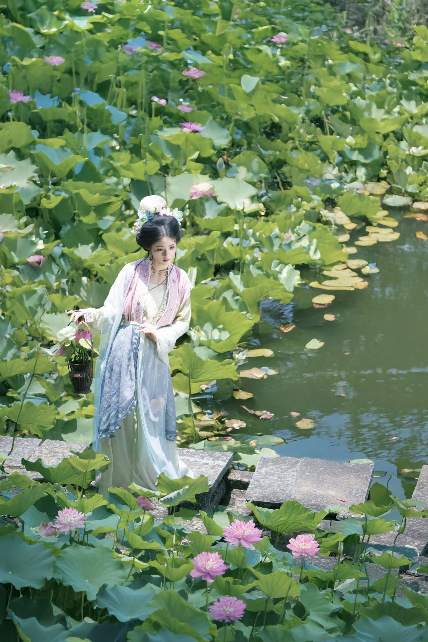 吴莹琨琨 – 《半篓春》[27P]-66COS