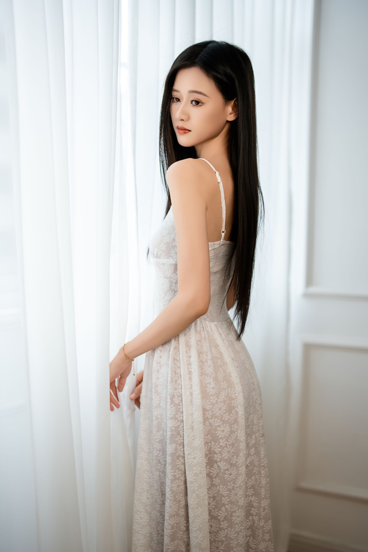晓晓 – 《白色纱裙》[44P]-66COS