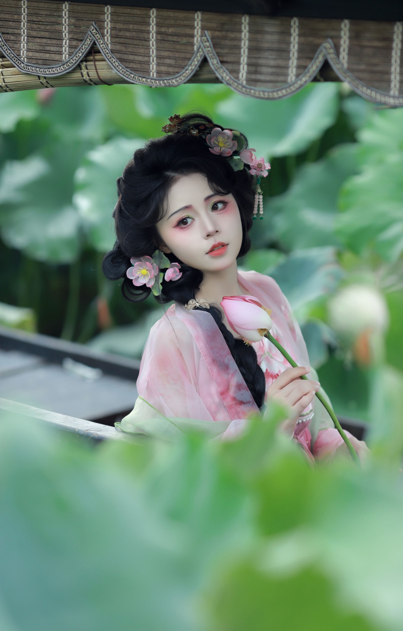 蓁蓁爱吃辣 – 《泛舟》[15P]-66COS