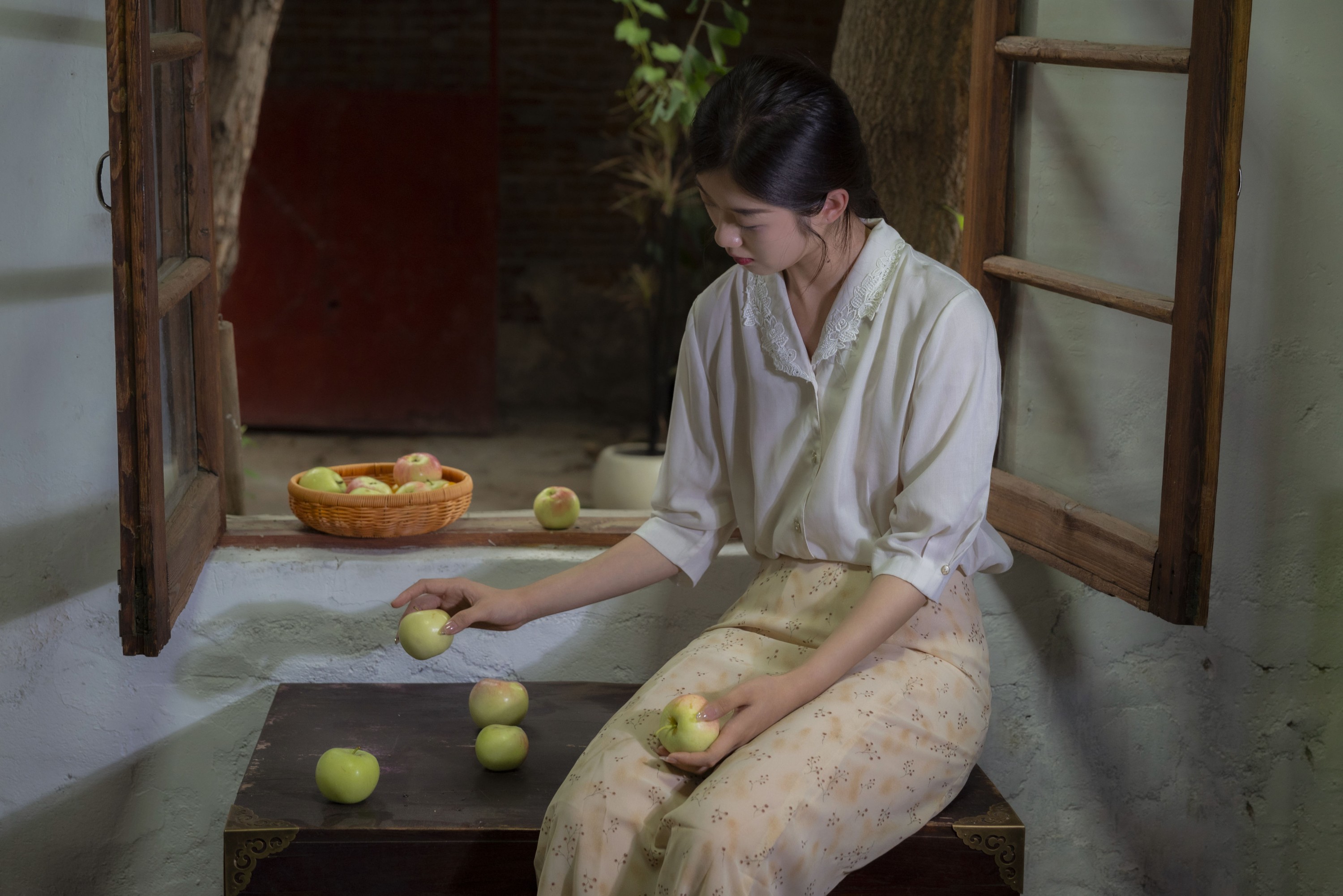 偷喝一口雪碧 – 《蝉鸣了整个童年》[66P]-66COS