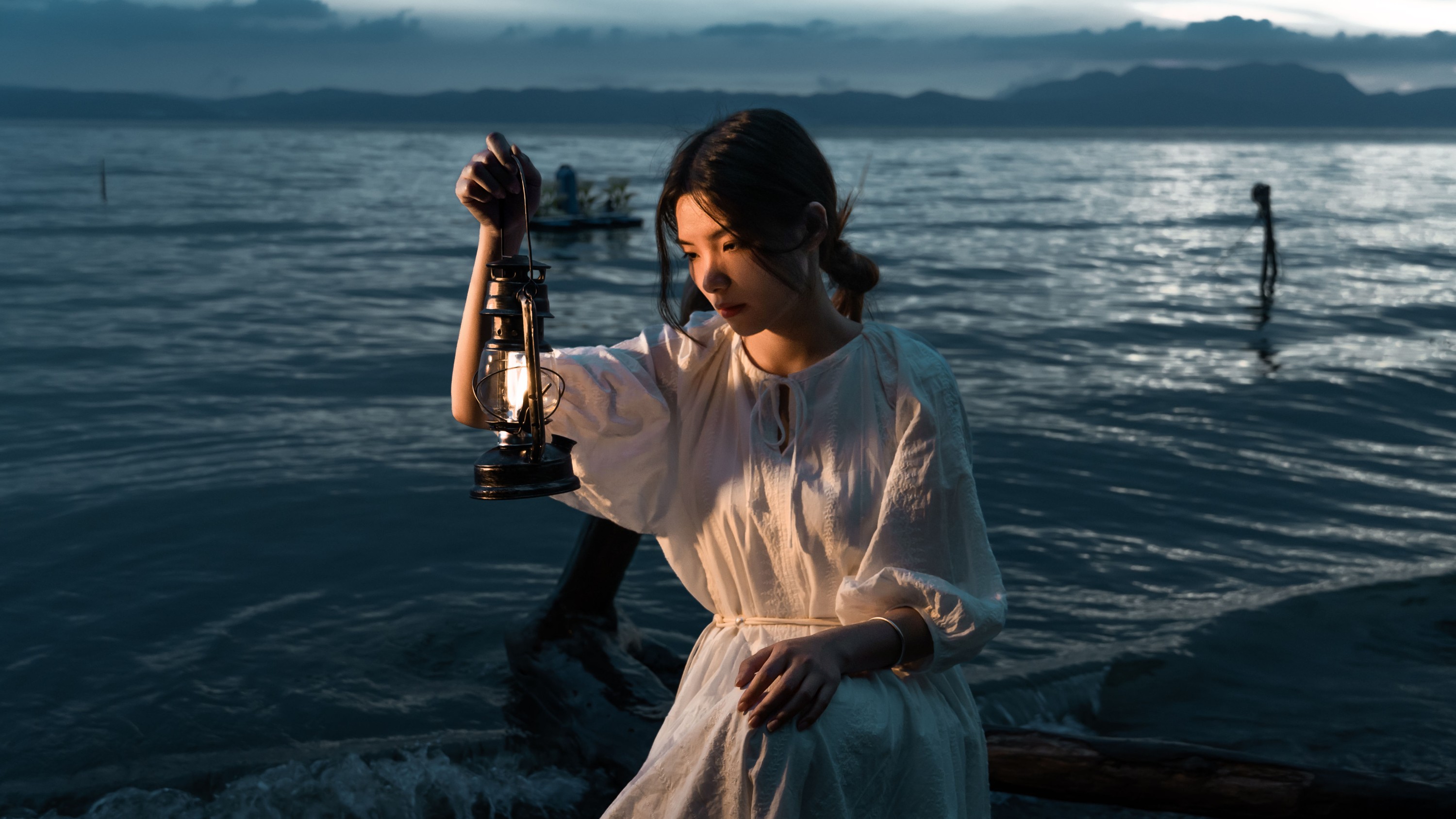 艳子 – 《日落后的20分钟》[13P]-66COS