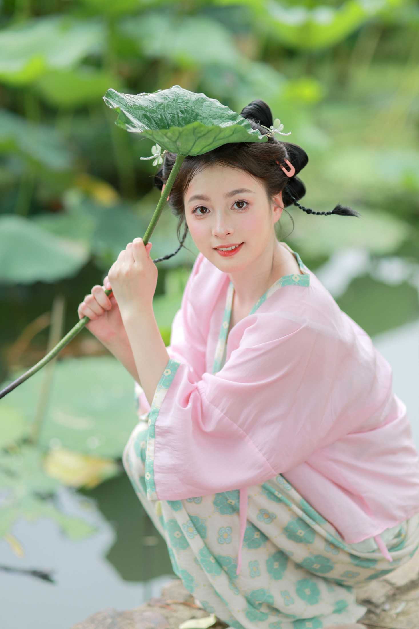 小猫鱼干 – 《树荫照水弄晴柔，闲看蜻蜓立荷头》[13P]-66COS
