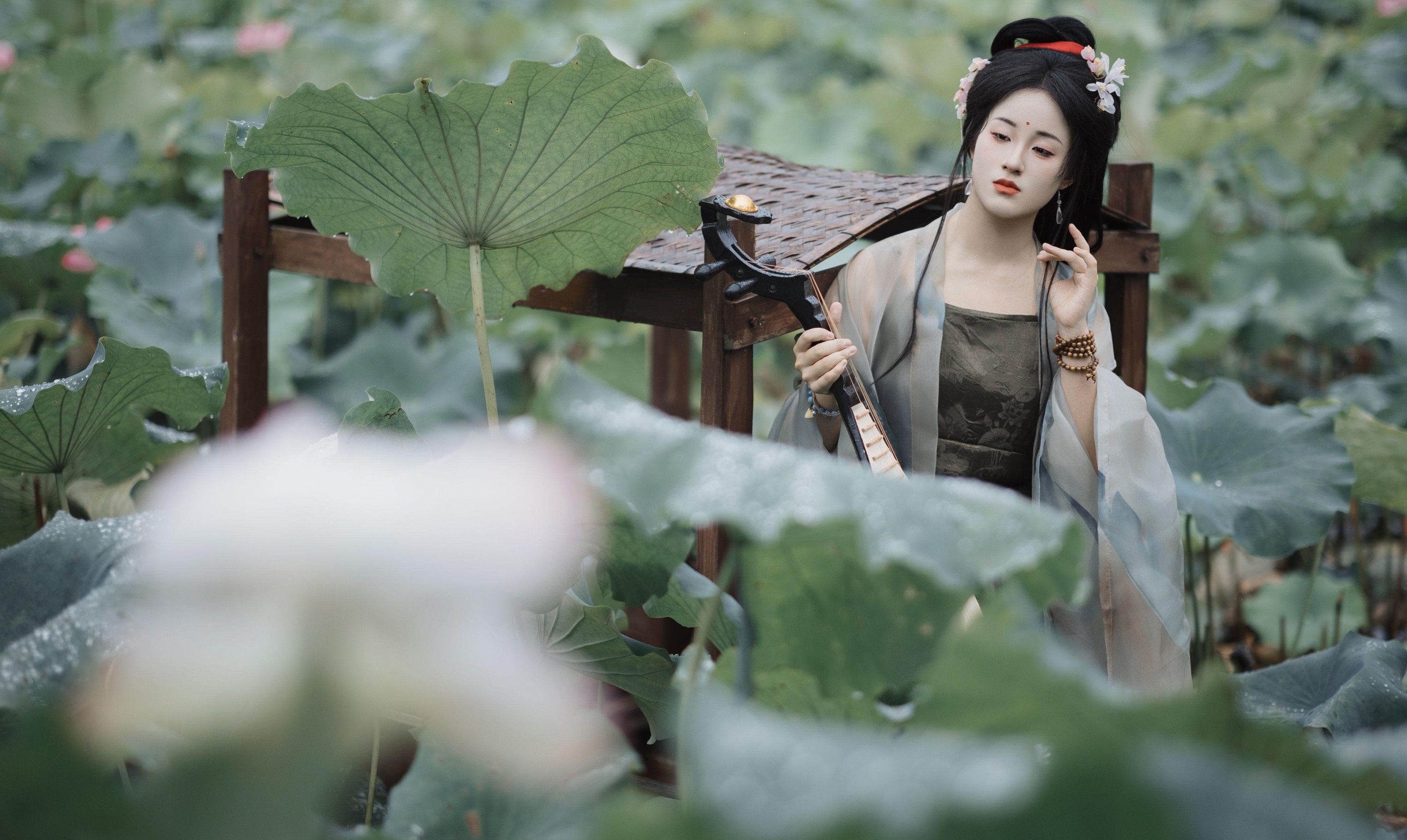 原地掉线去夜闹 – 《雨中采荷》[35P] 插图2