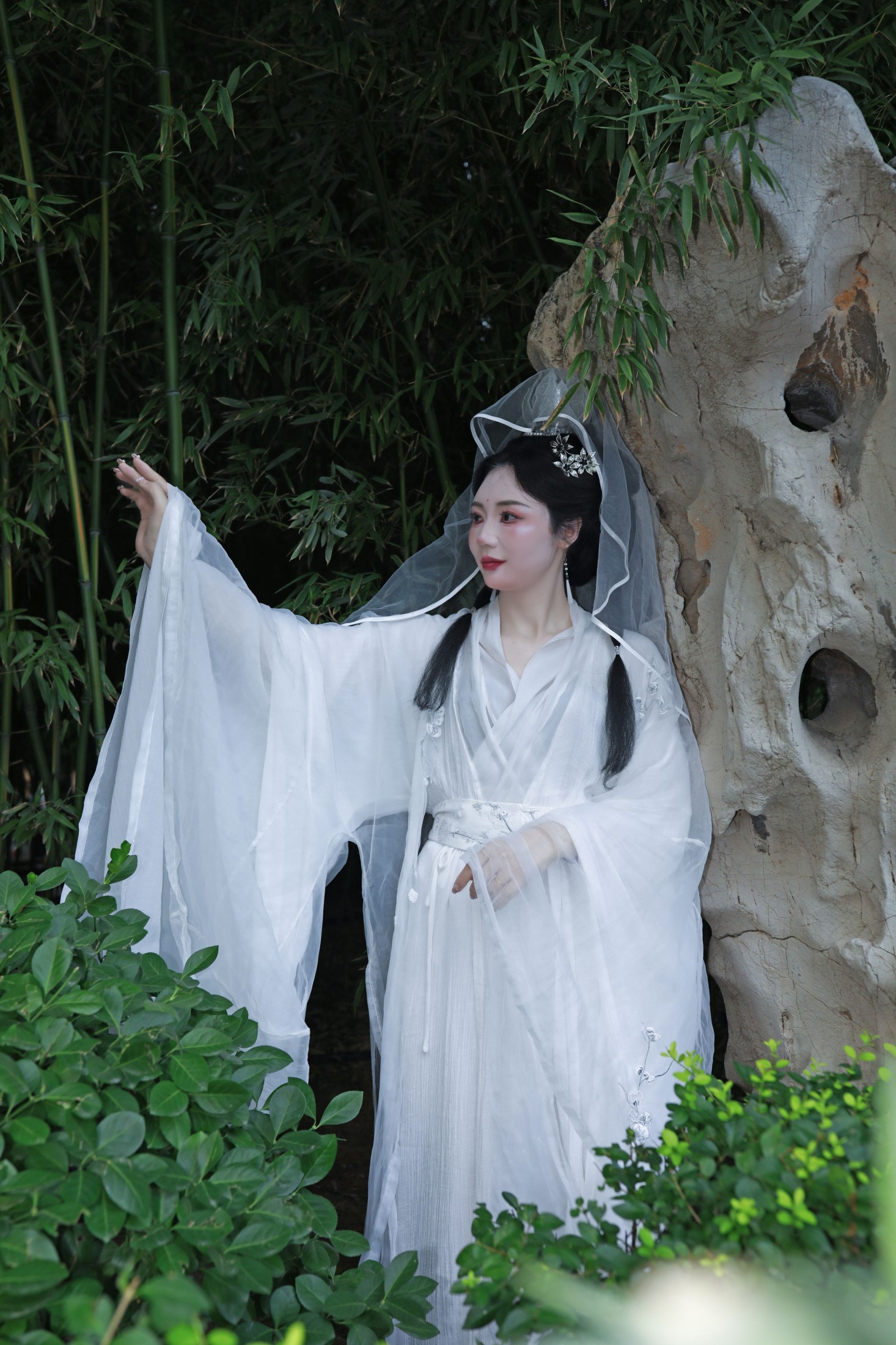 辉儿 – 《汉服菩萨装写真--济南豹突泉》[28P] 插图5