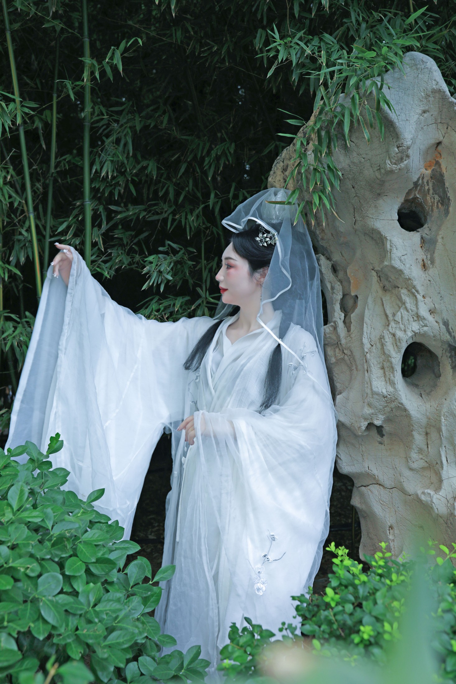 辉儿 – 《汉服菩萨装写真--济南豹突泉》[28P] 插图4