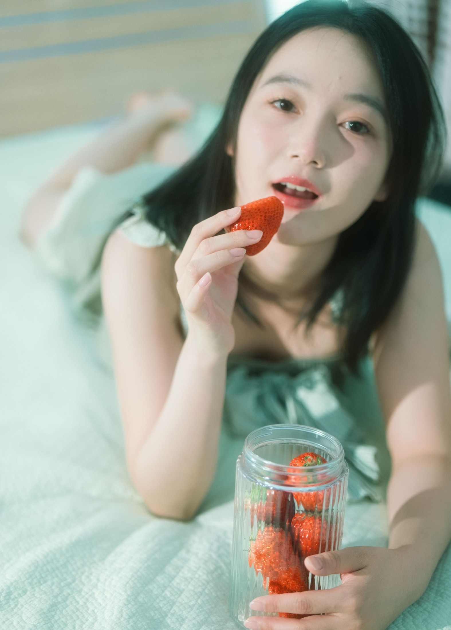 桐桐 – 《草莓味少女》[14P] 插图2