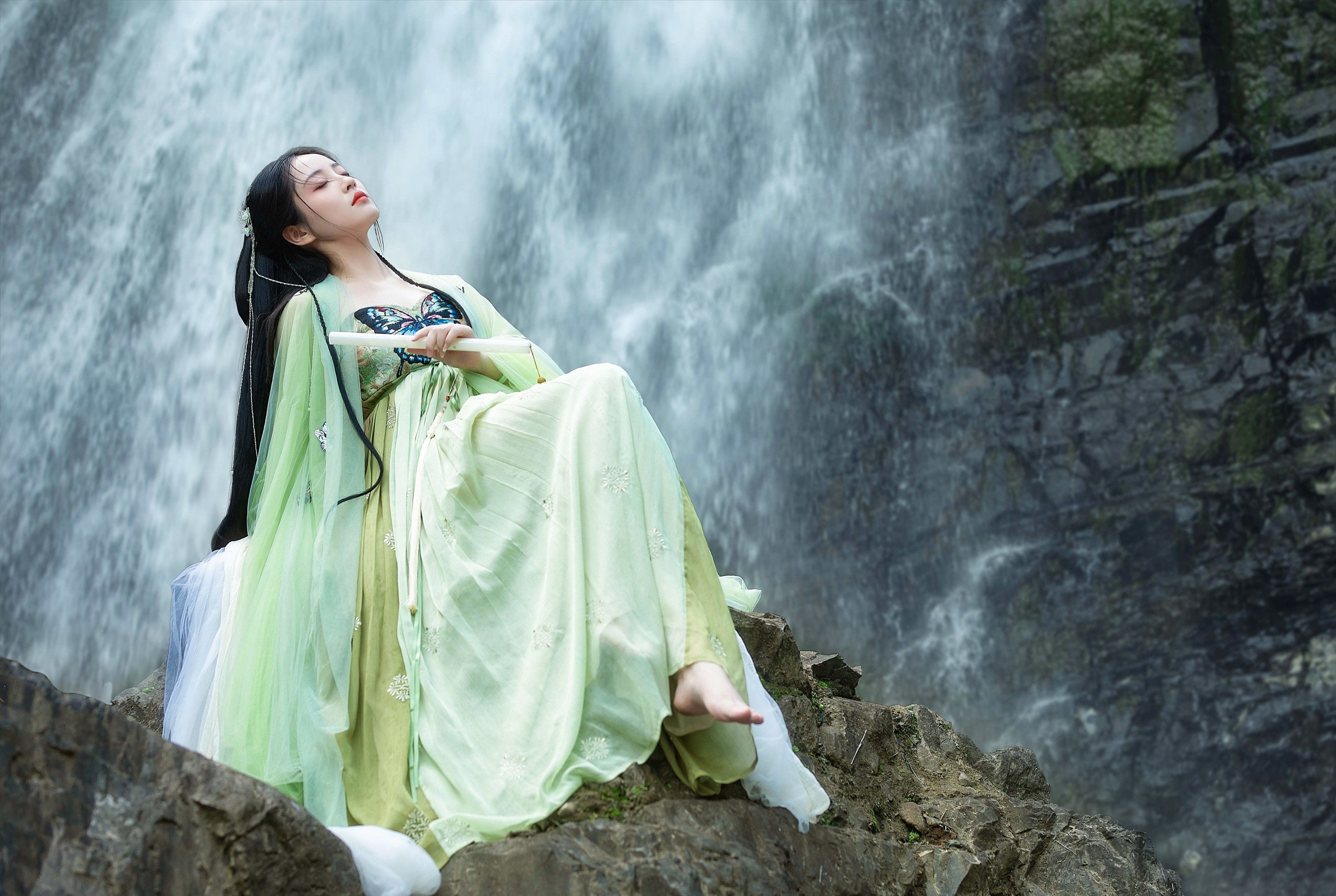 小温暖想要个大太阳  – 《瀑布写真》[15P] 插图3